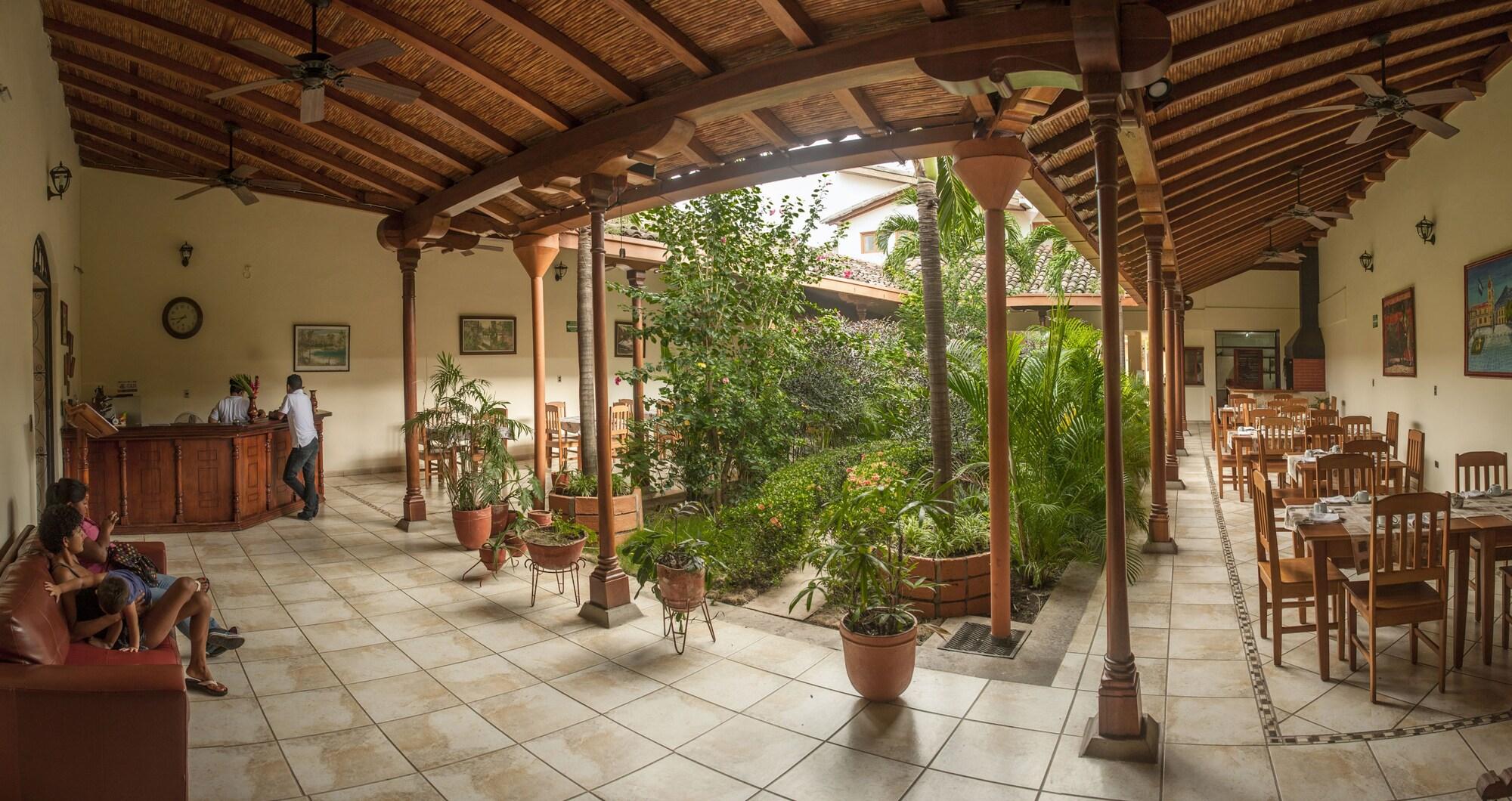 Vista Lobby Hotel El Almirante