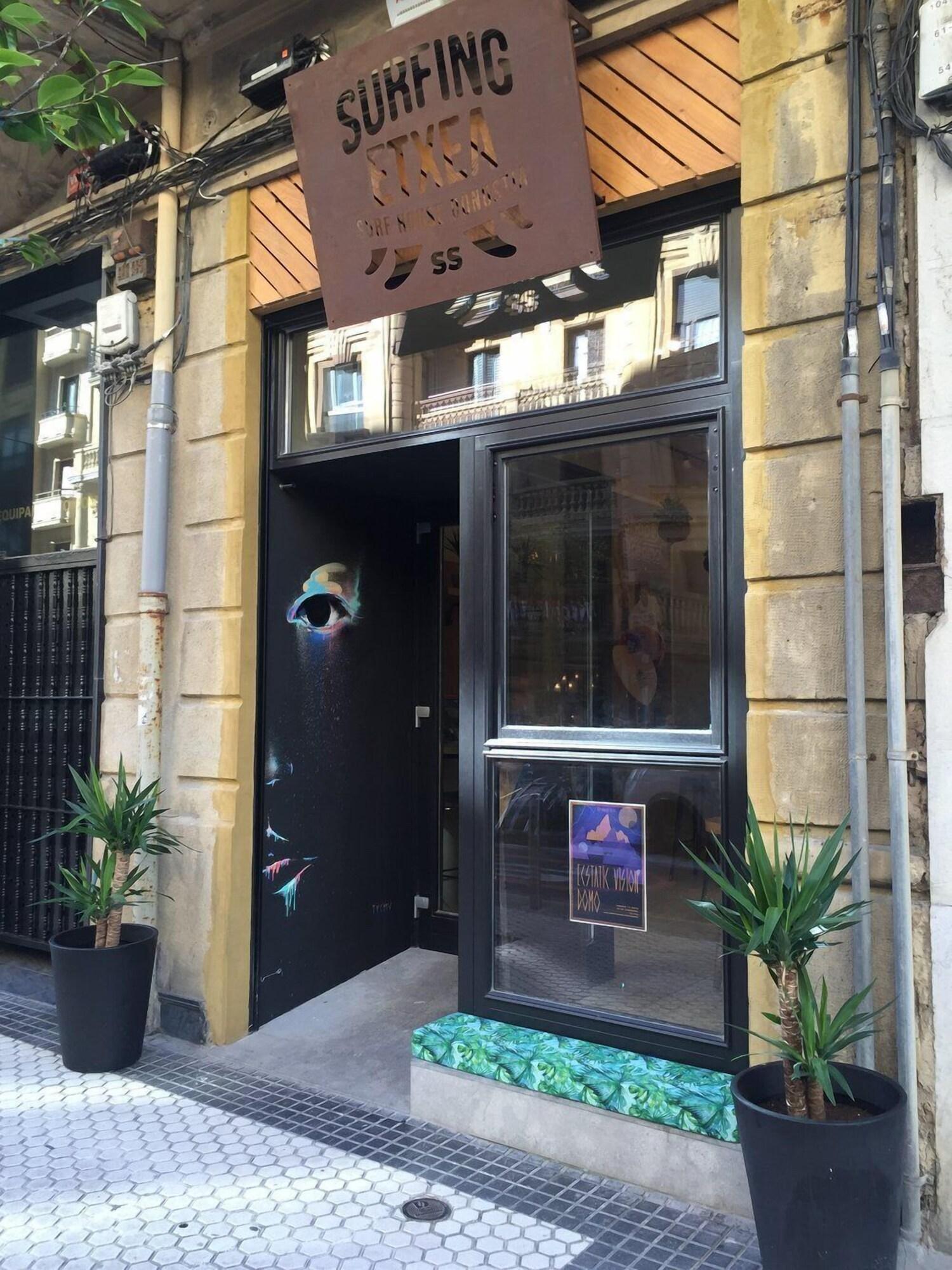 Vista Exterior Surfing Etxea - Hostel