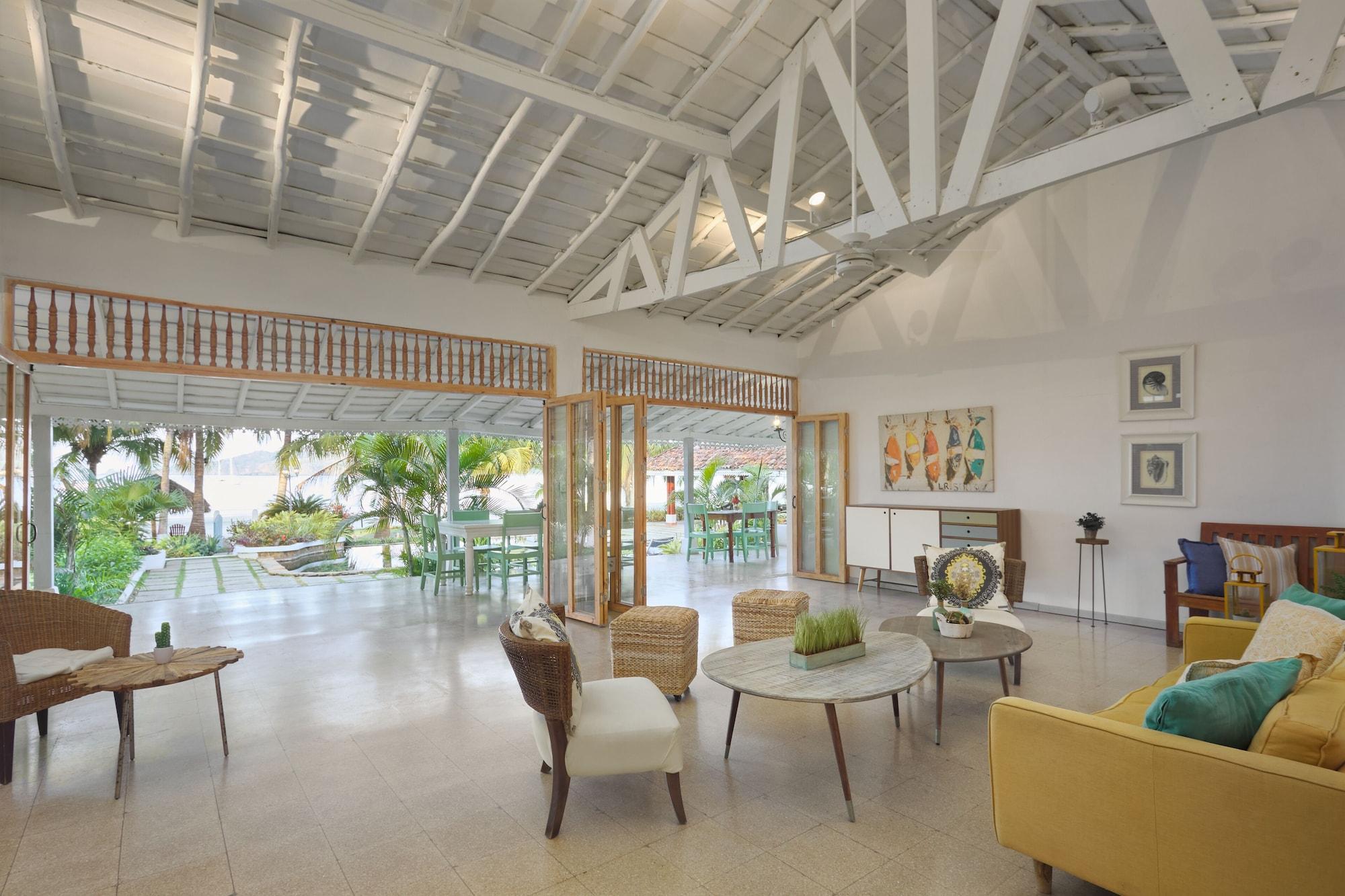 Vista Lobby Villa Marina Lodge & Condos