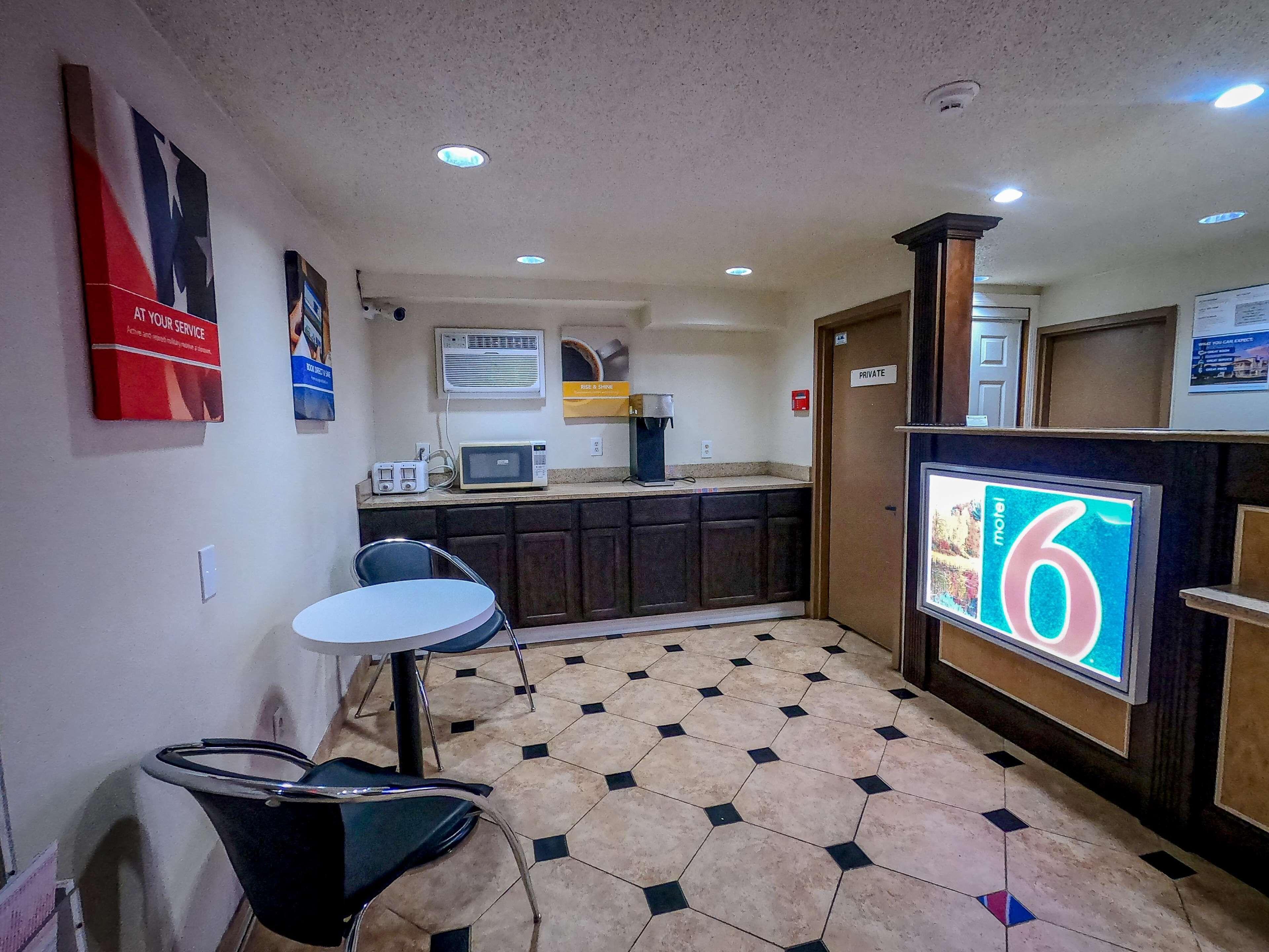 Vista Lobby Motel 6 Toms River, NJ - Near Seaside Heights