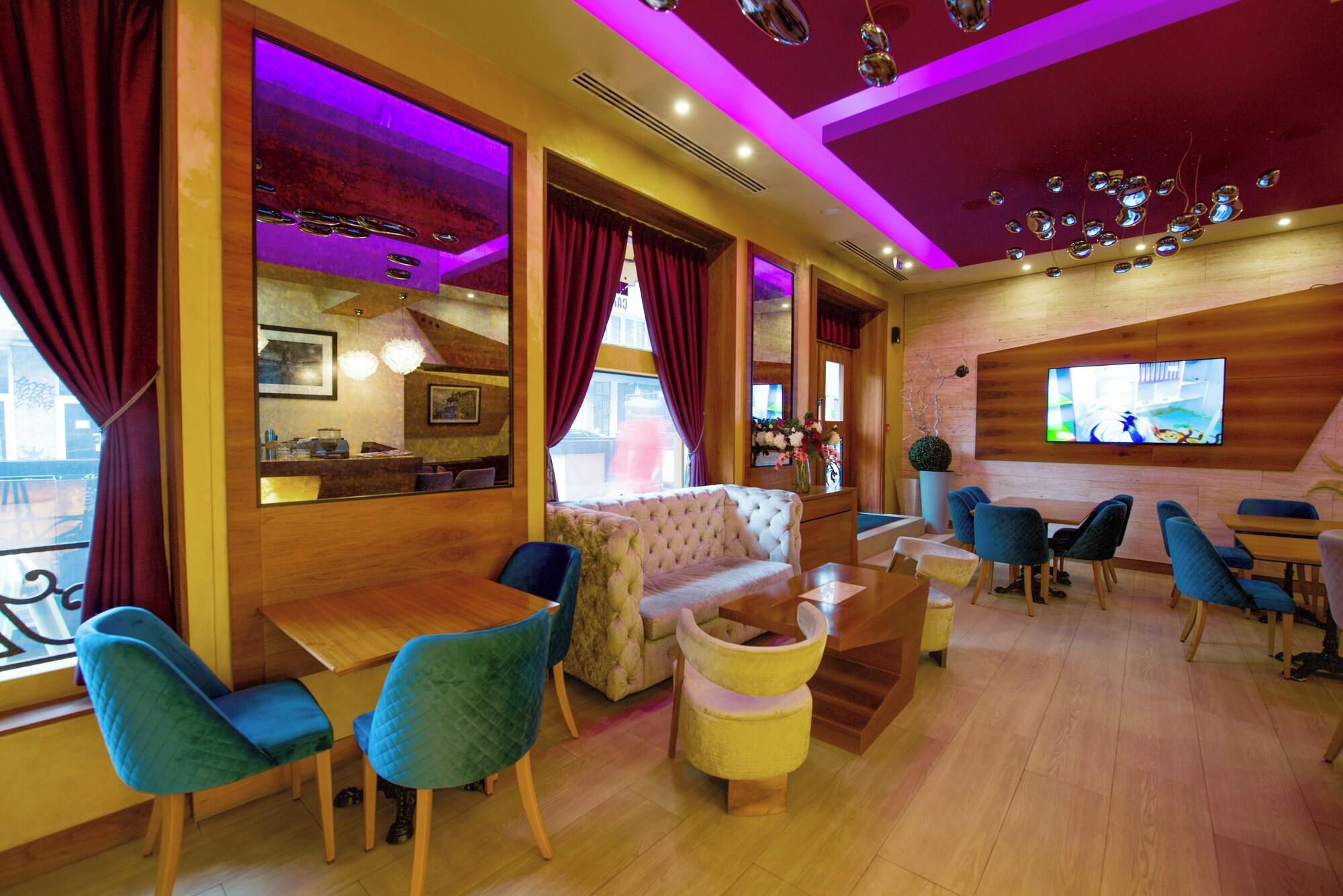 Bar/Salón Hotel City Savoy