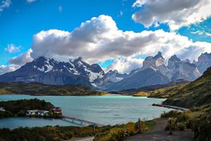 Actividad - FD PANORAMICO PARQUE NACIONAL TORRES DEL PAINE CON VISITA A CUEVA DEL MILODON