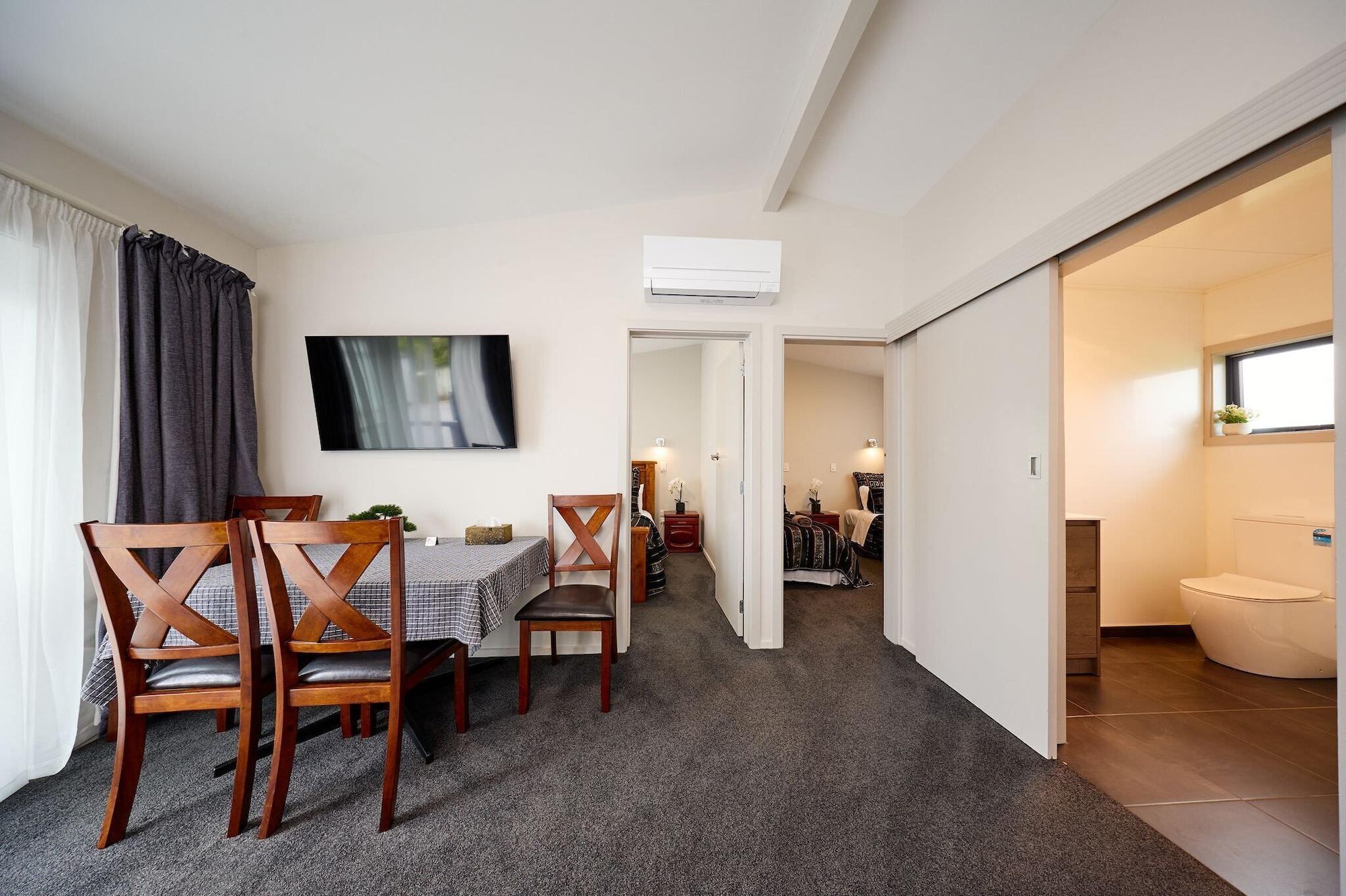 Varios Willowbank Motel