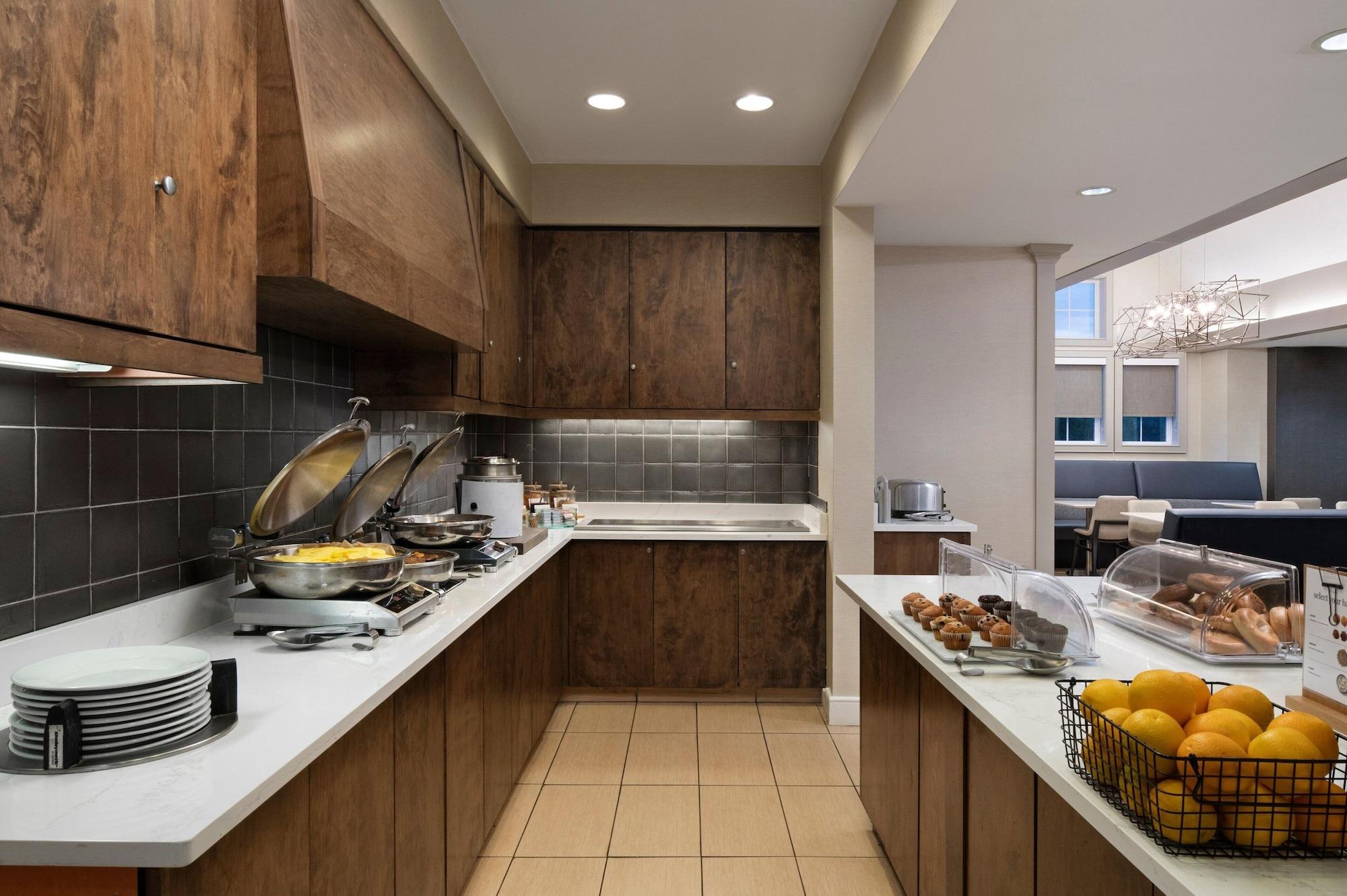 Restaurant Residence Inn by Marriott Mt. Laurel at Bishop's Gate