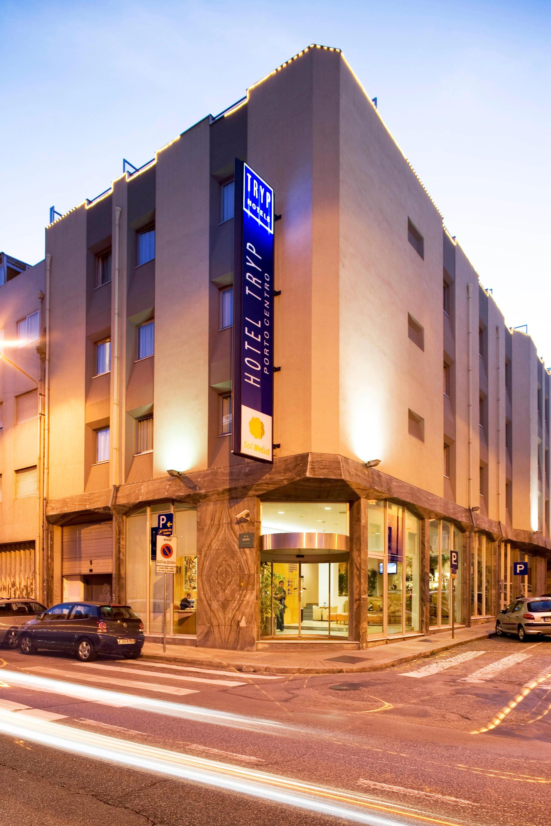Vista Exterior TRYP by Wyndham Porto Centro Hotel