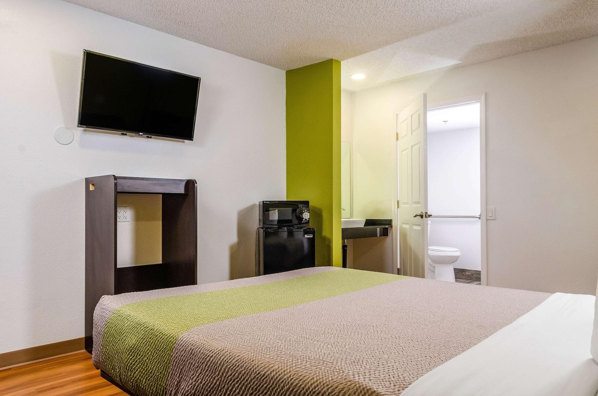 Set de Habitación Motel 6 Fresno, CA - Yosemite Hwy