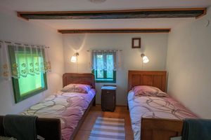 Alojamiento - Beautiful Rustical House in Forest of Croatia with Jacuzzi and Sauna