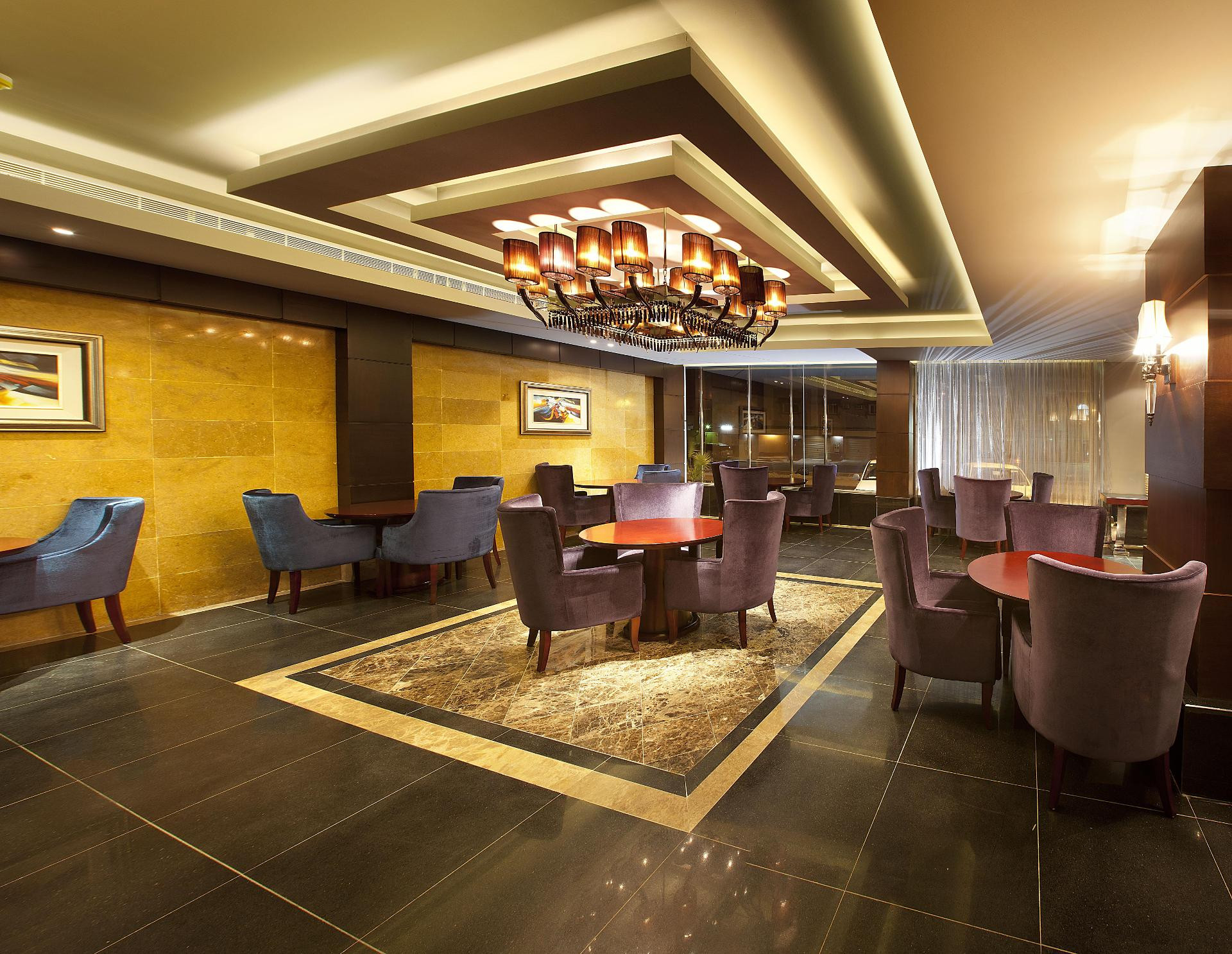Vista Lobby Intour Qurtoba Hotel Suites