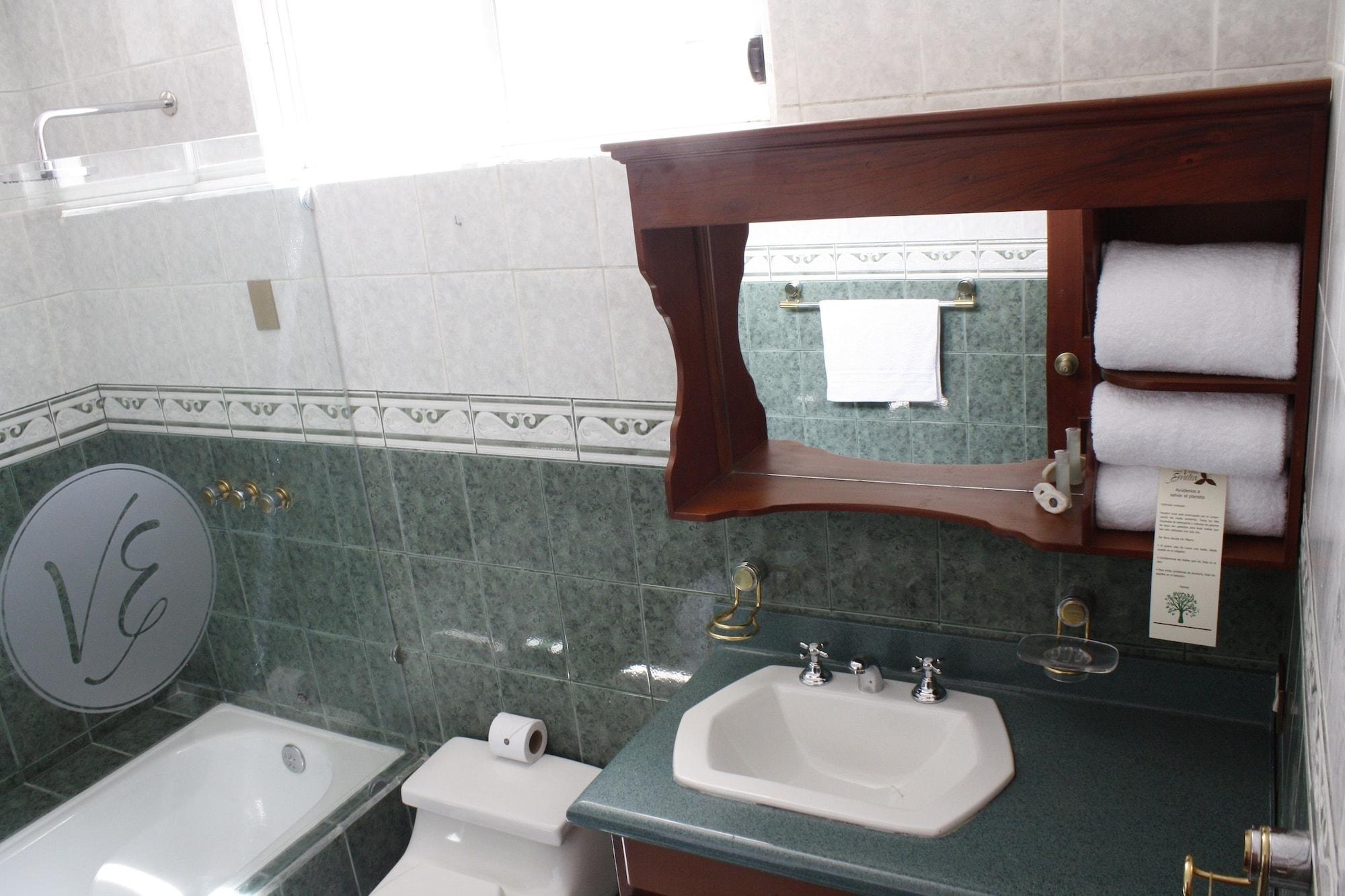 Equipamiento de Habitación Villa Emilia