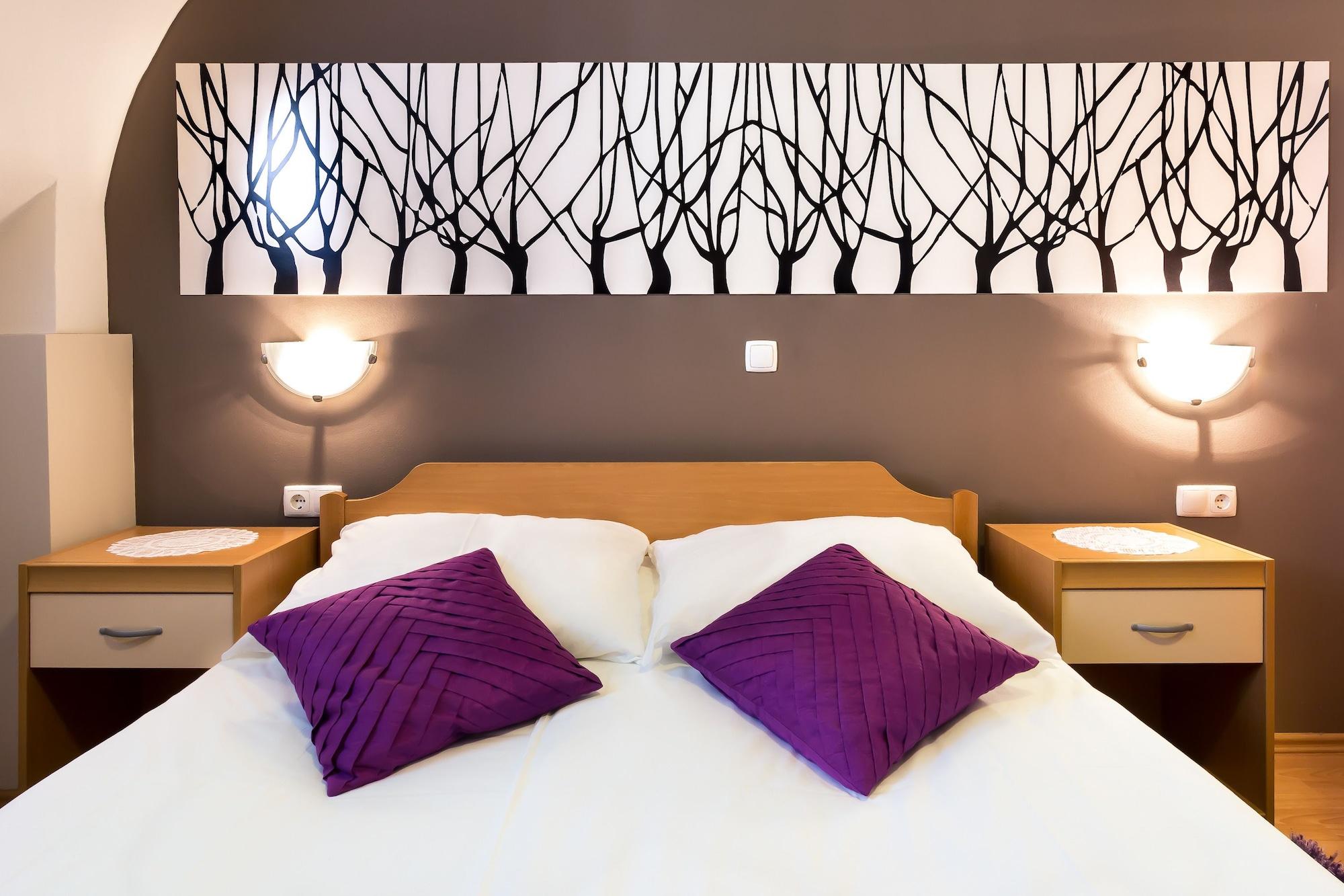 Varios Rooms & Apartments Kepic