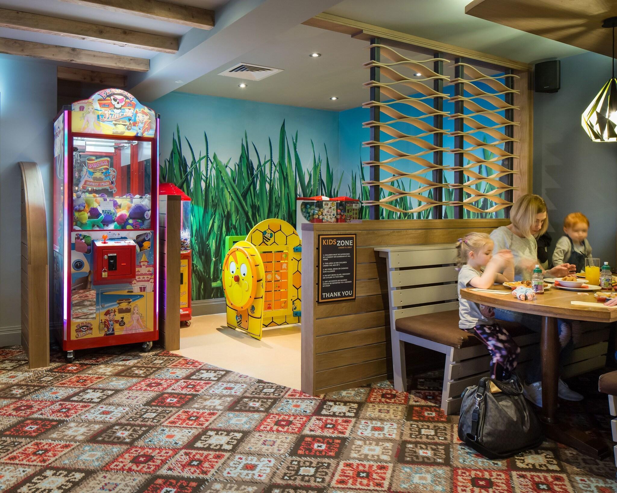 Instalaciones Recreativas Raven’s Cliff, Motherwell by Marston's Inns