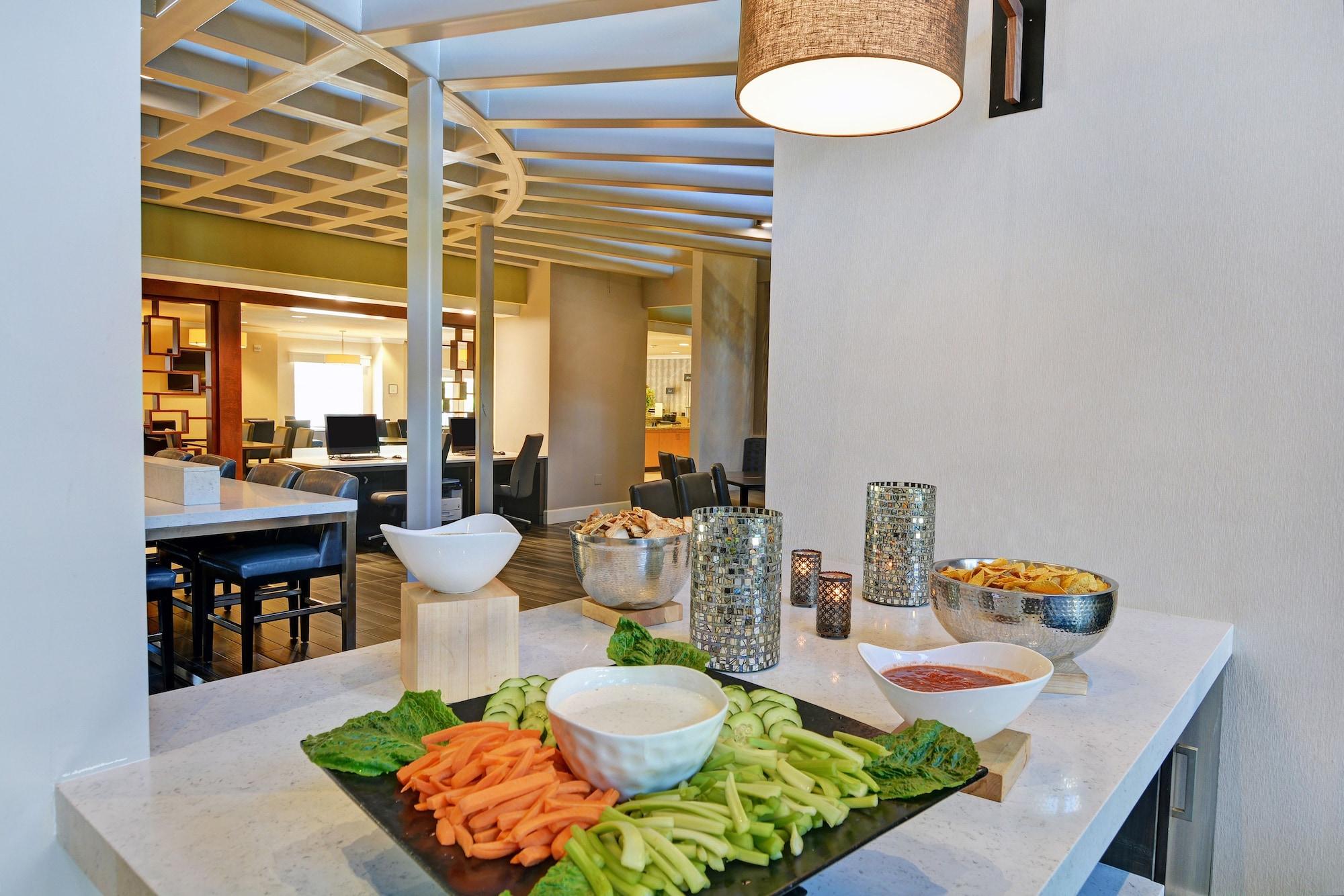 Bar/Salón Embassy Suites by Hilton Valencia