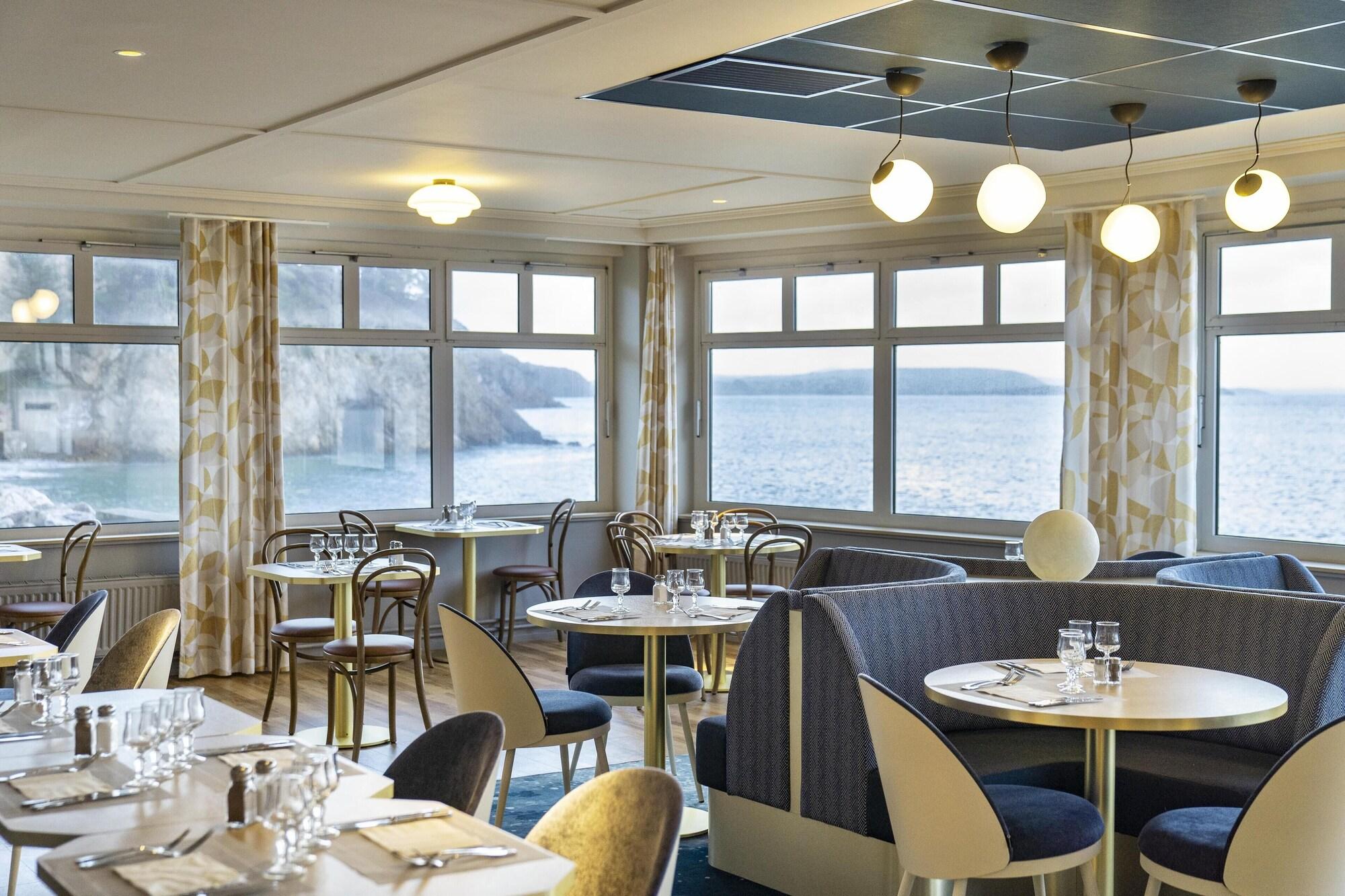 Restaurant Hôtel Morgat Le Grand Hôtel De La Mer