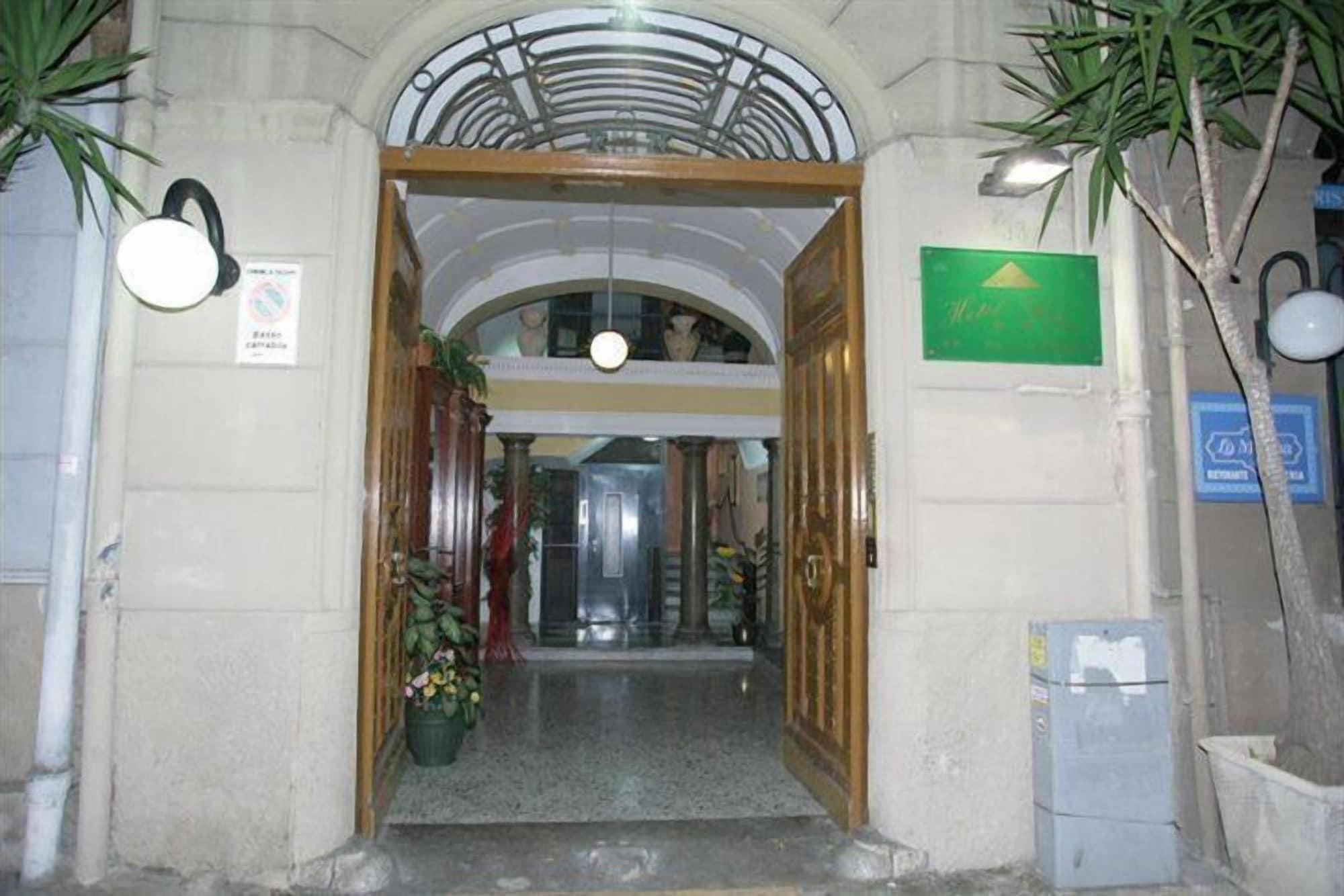 Vista Exterior Hotel Florio