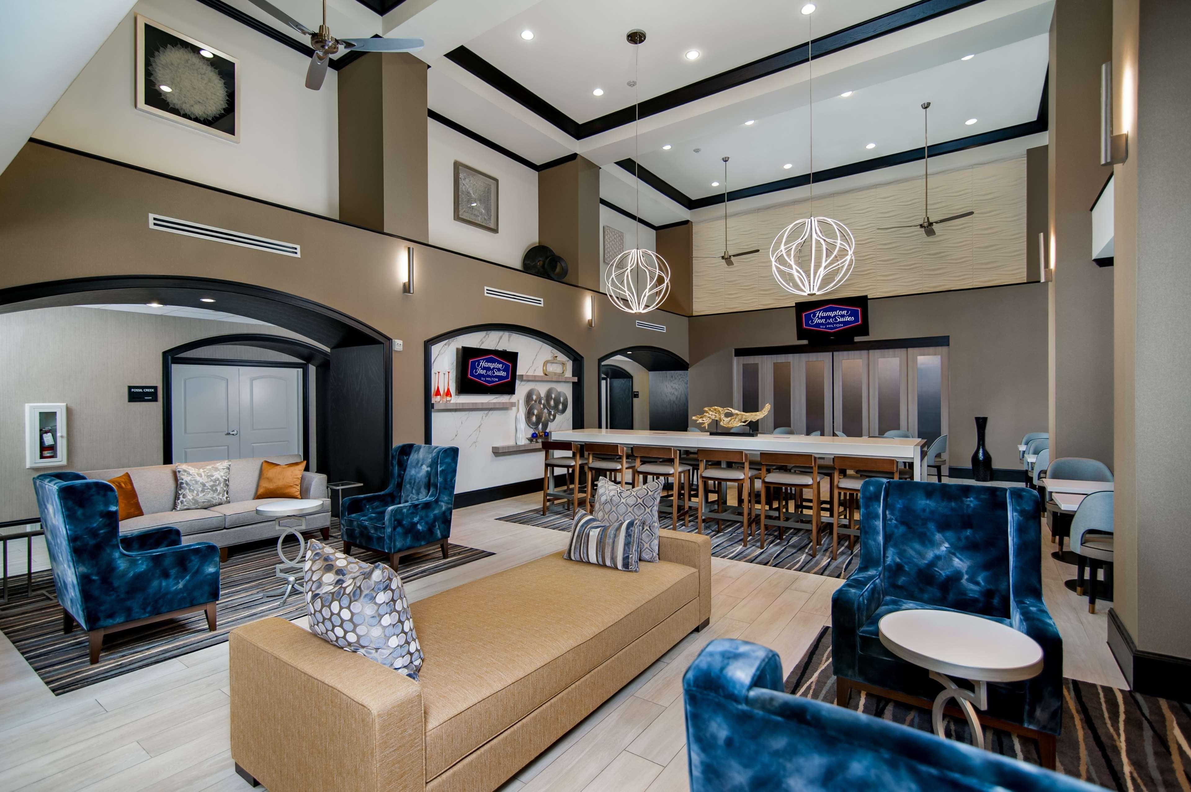 Vista Lobby Hampton Inn & Suites Fort Worth-Fossil Creek
