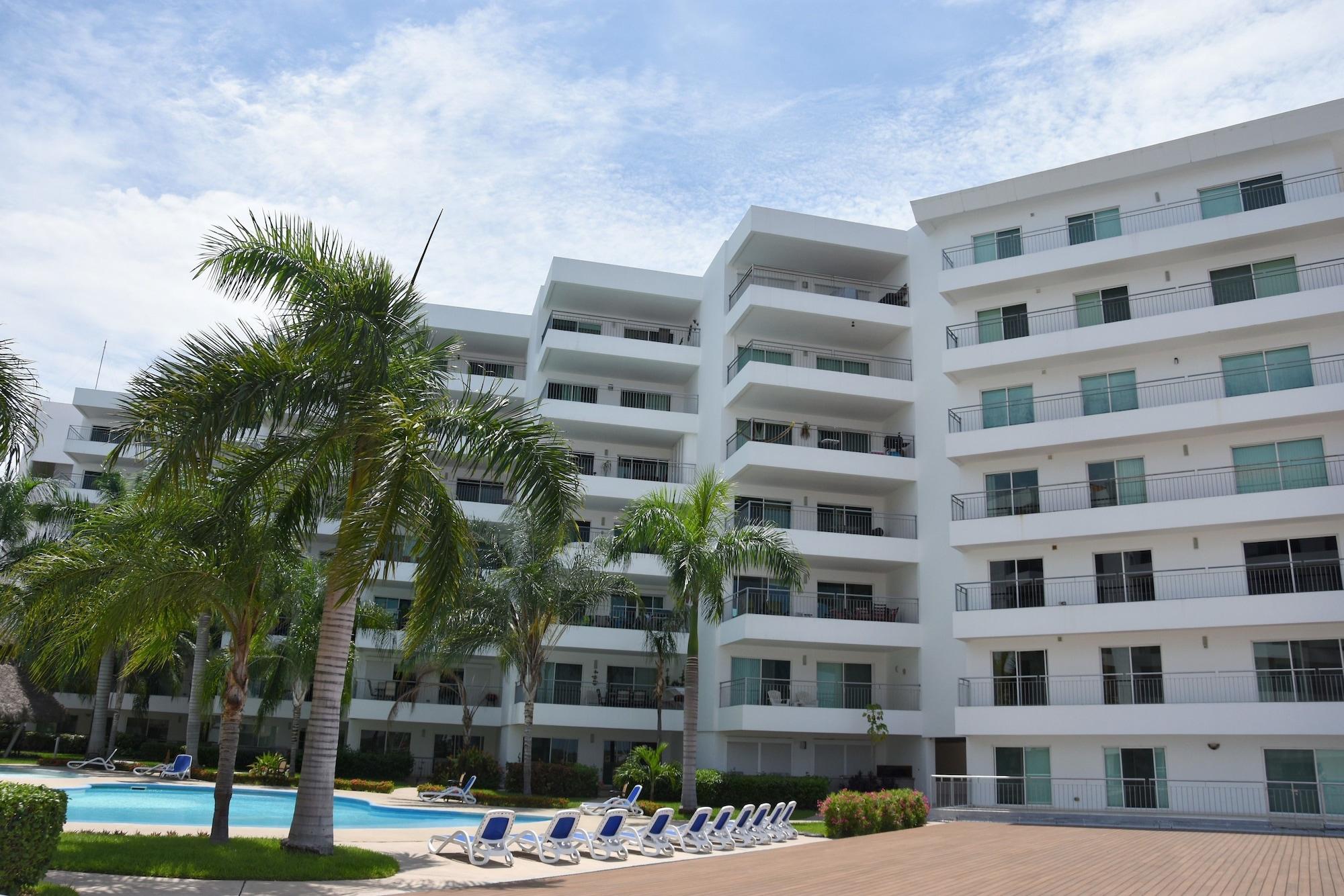 Vista Exterior Condo Costa Veleros