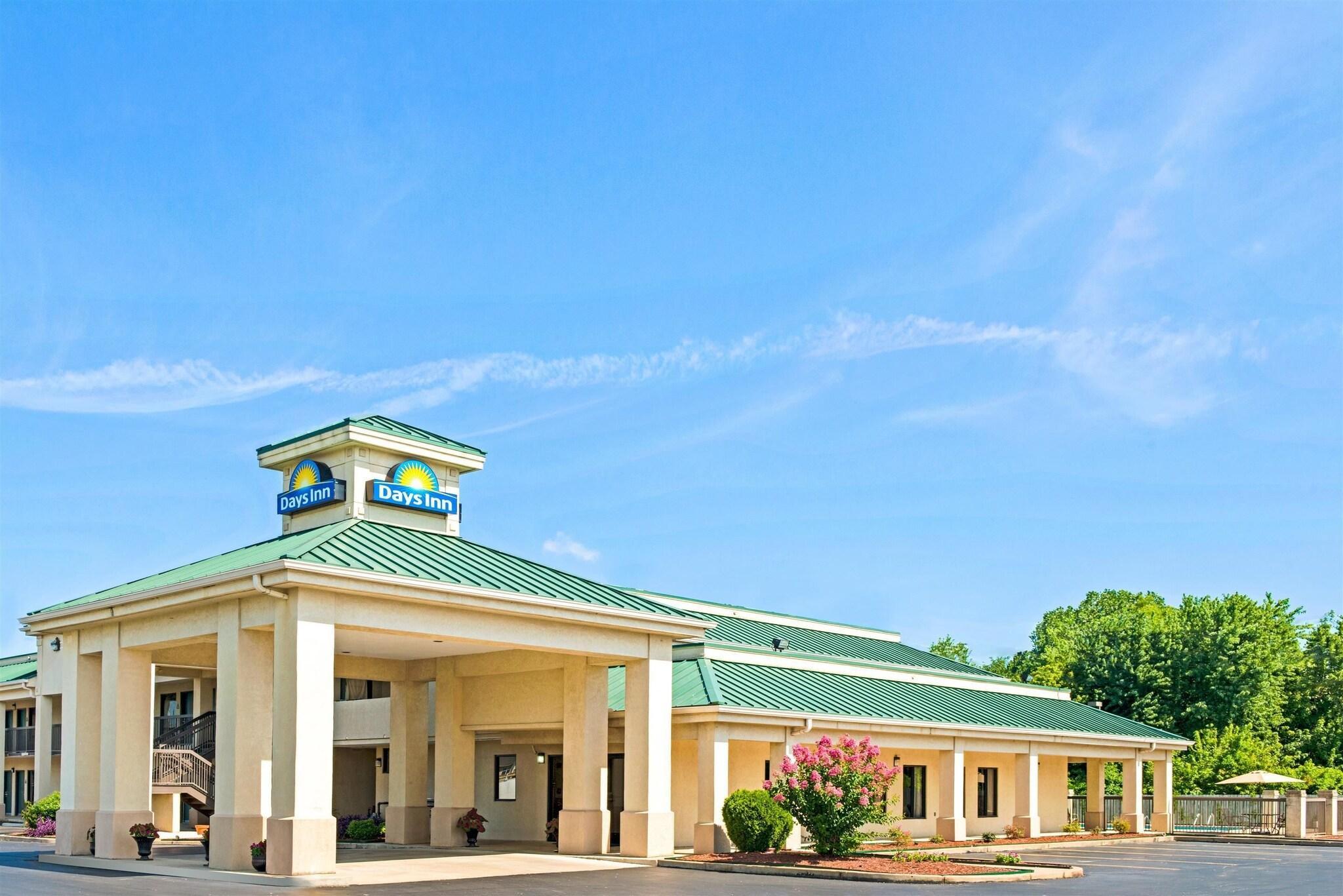 Vista Exterior Days Inn by Wyndham Covington