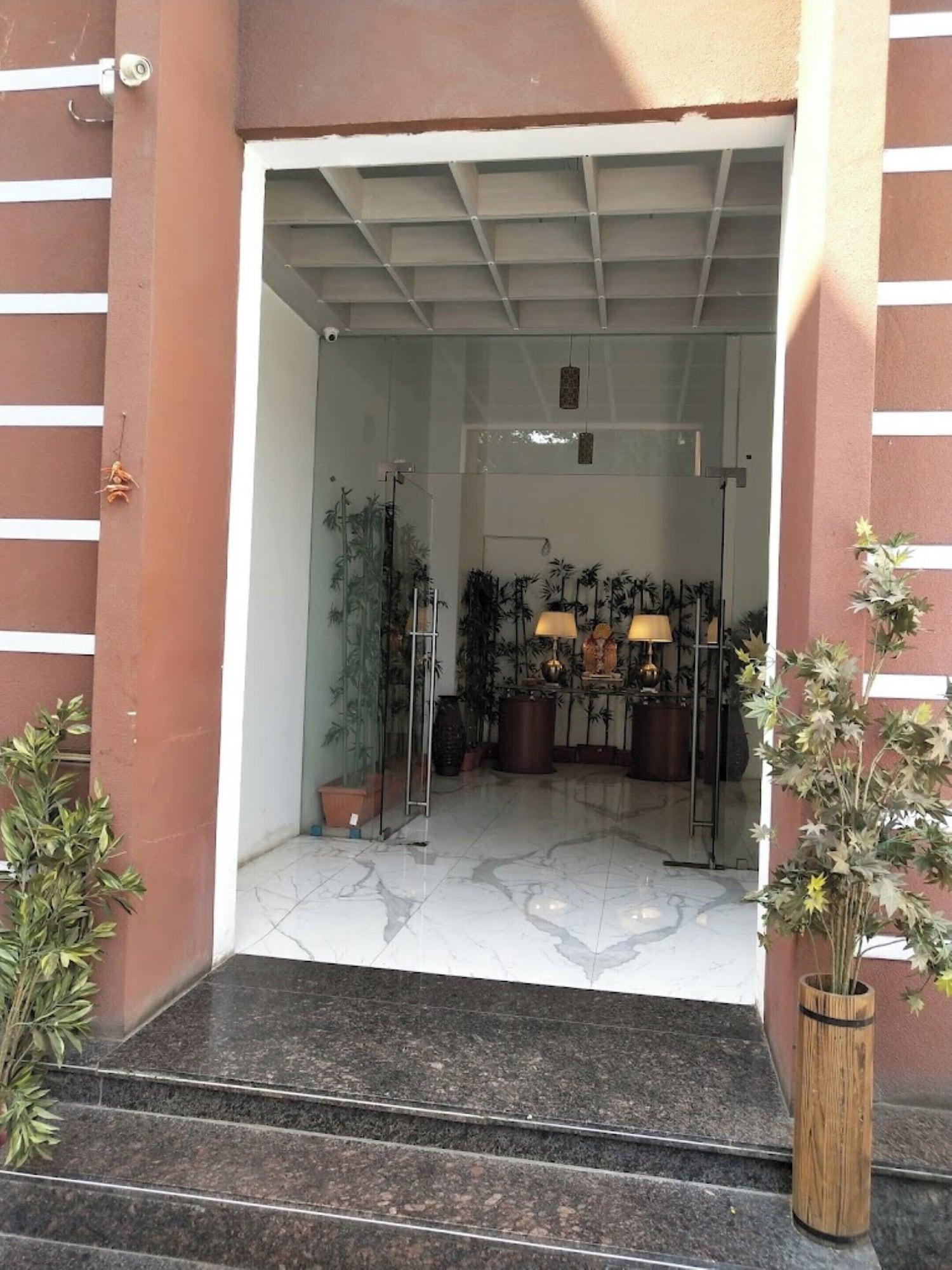 Vista Exterior HOTEL EVERLAND Rajkot