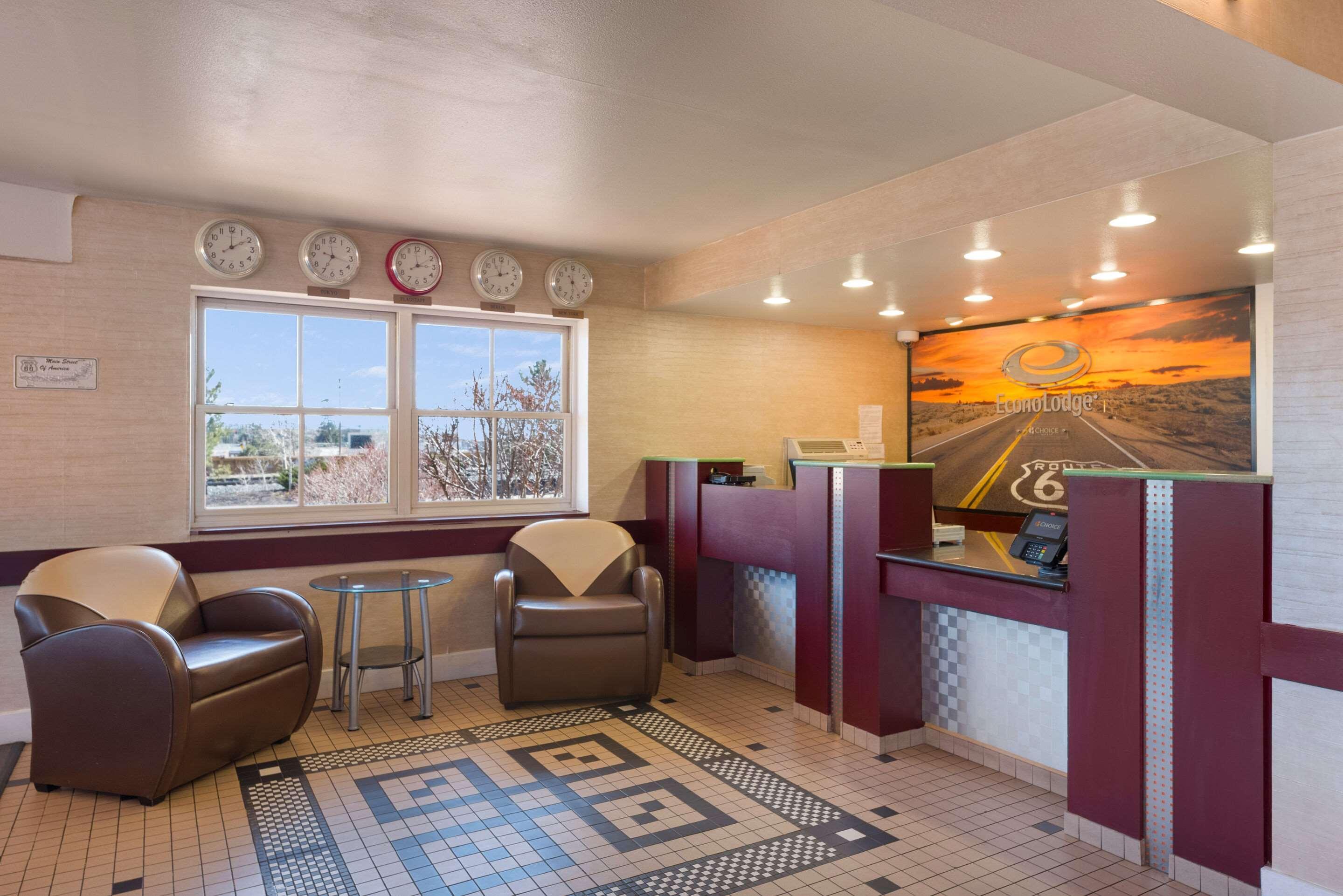 Vista Lobby Kings House Motor Hotel