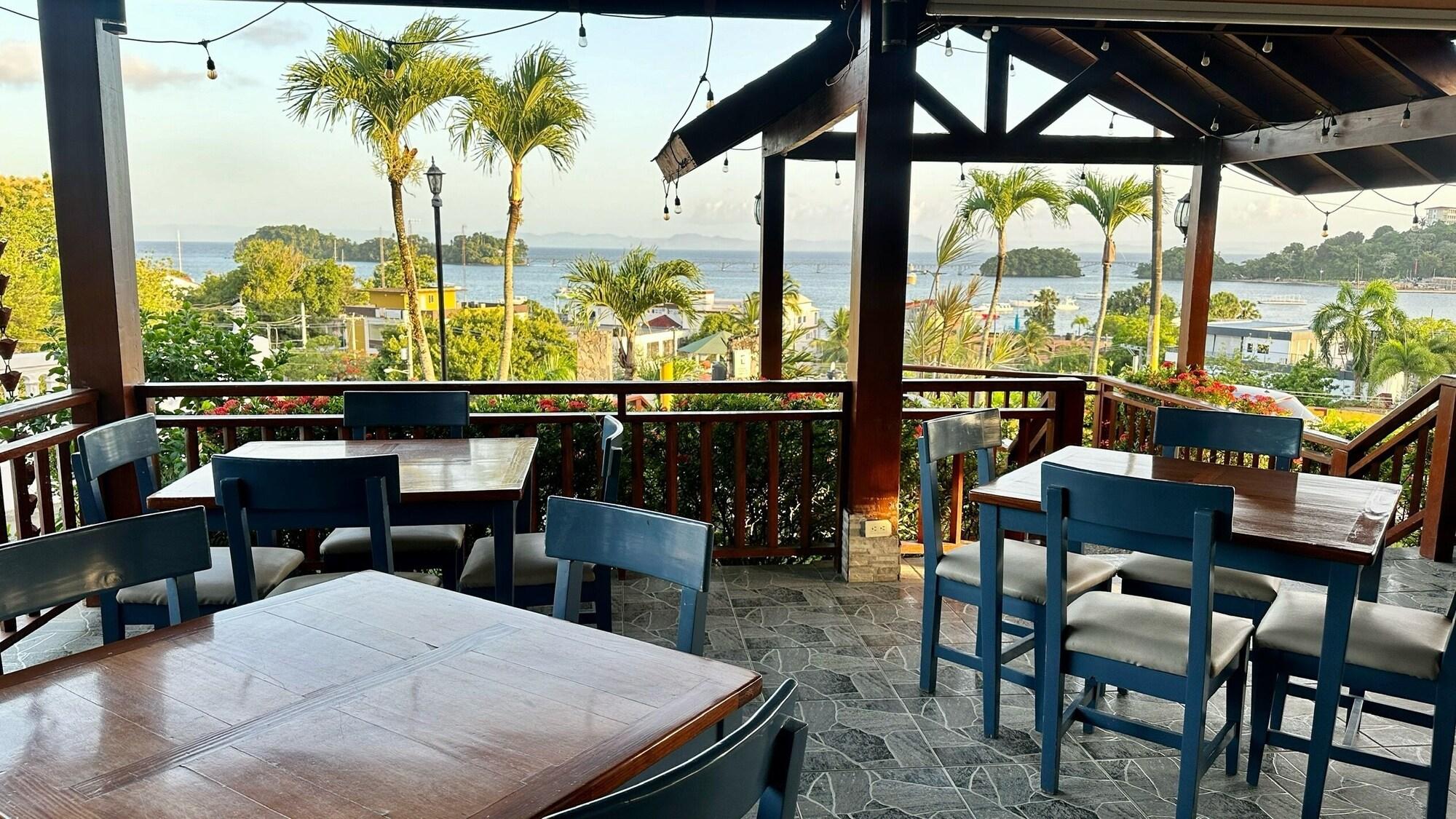 Varios Hotel & Restaurant Chino