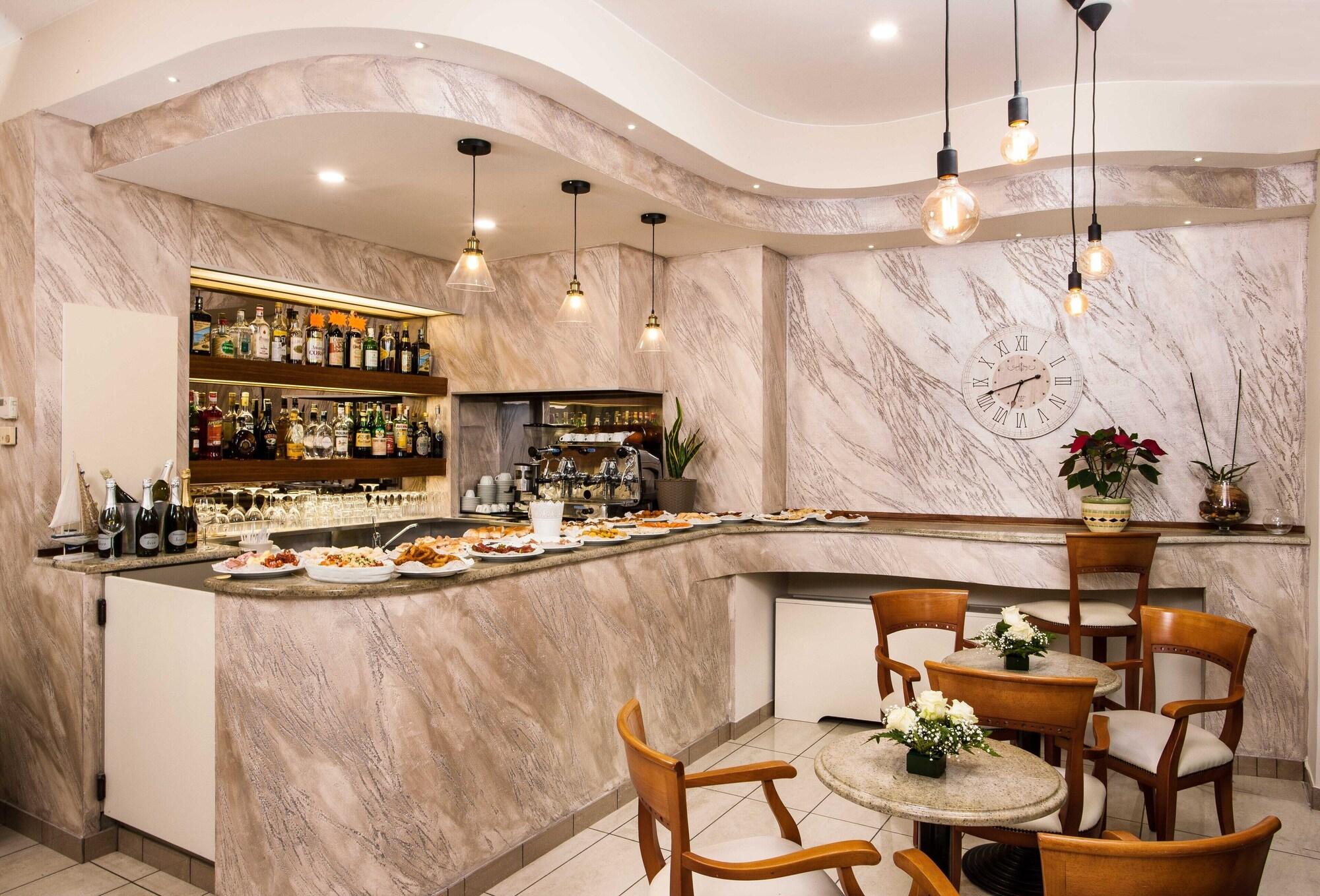 Bar/Salón Hotel King
