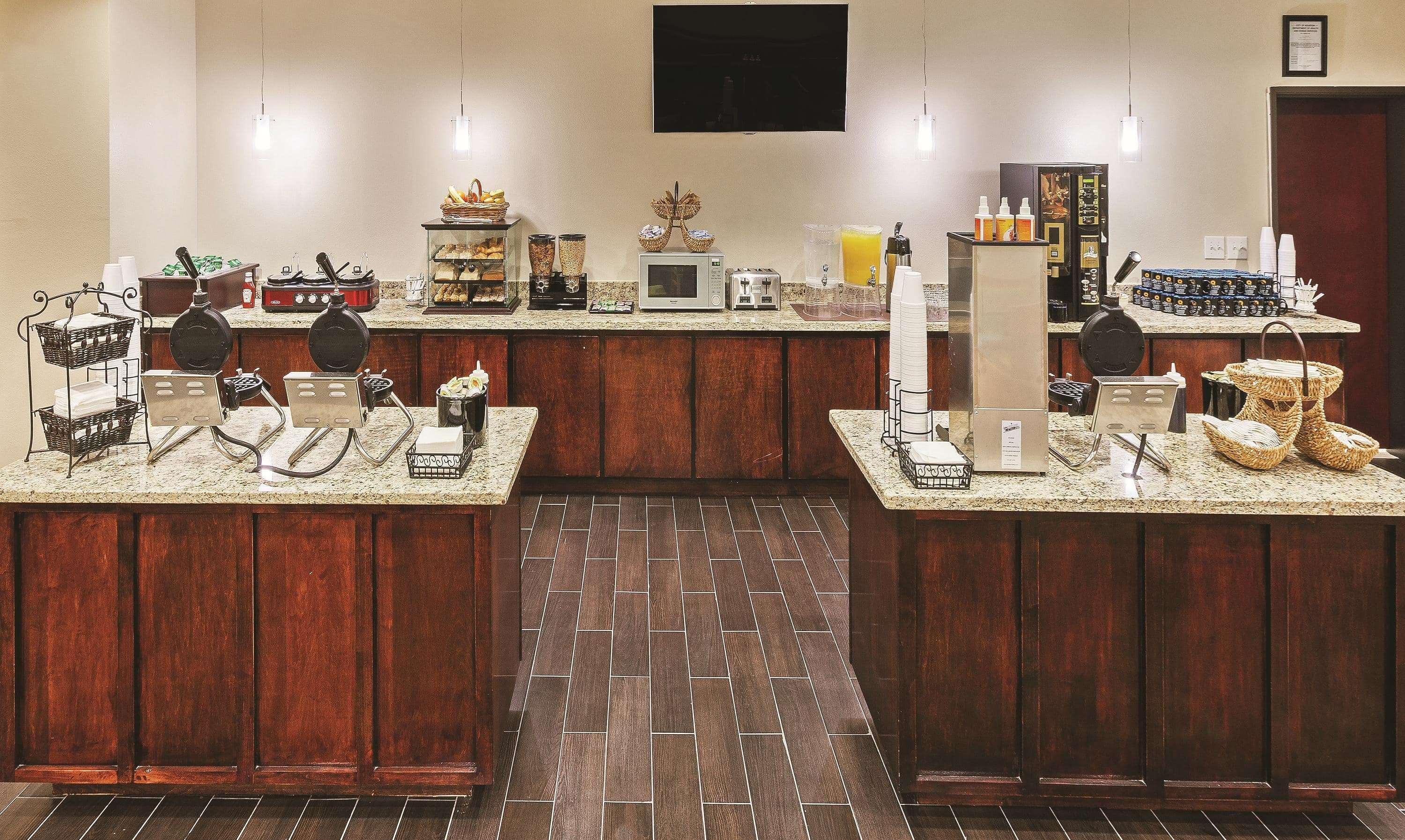 Restaurant La Quinta Inn & Suites Willowbrook