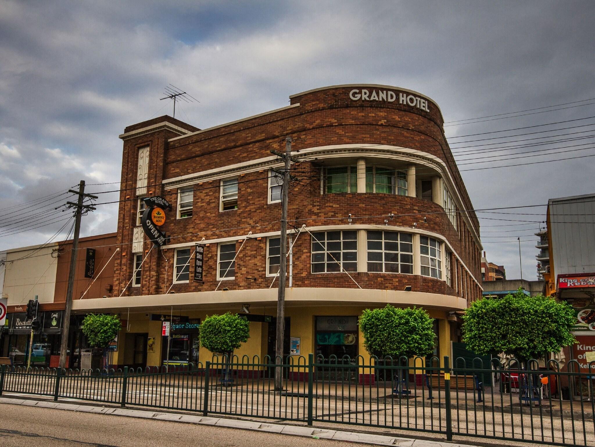 Vista Exterior Grand Hotel Rockdale