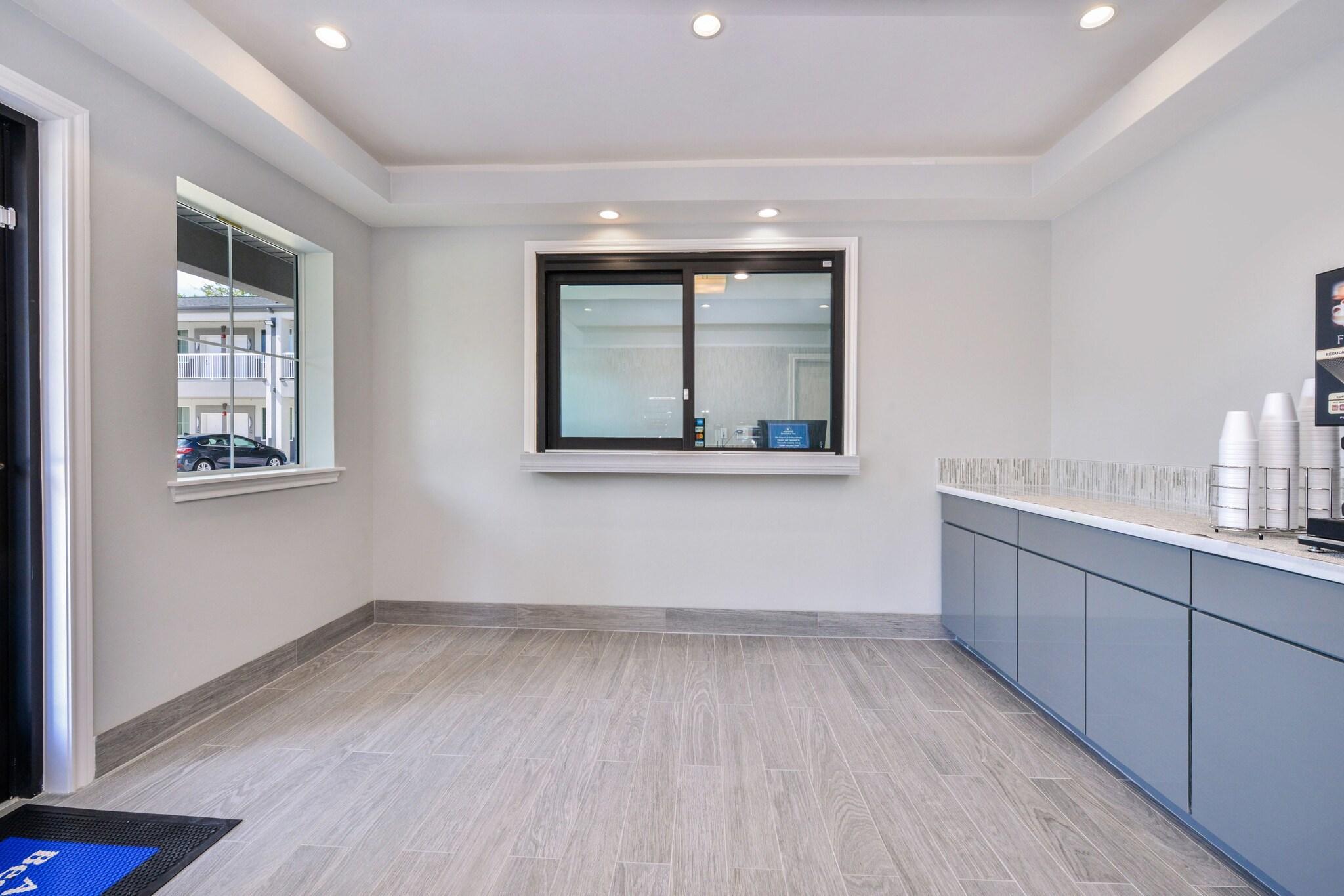 Vista Lobby Palace Inn Blue Tomball Parkway