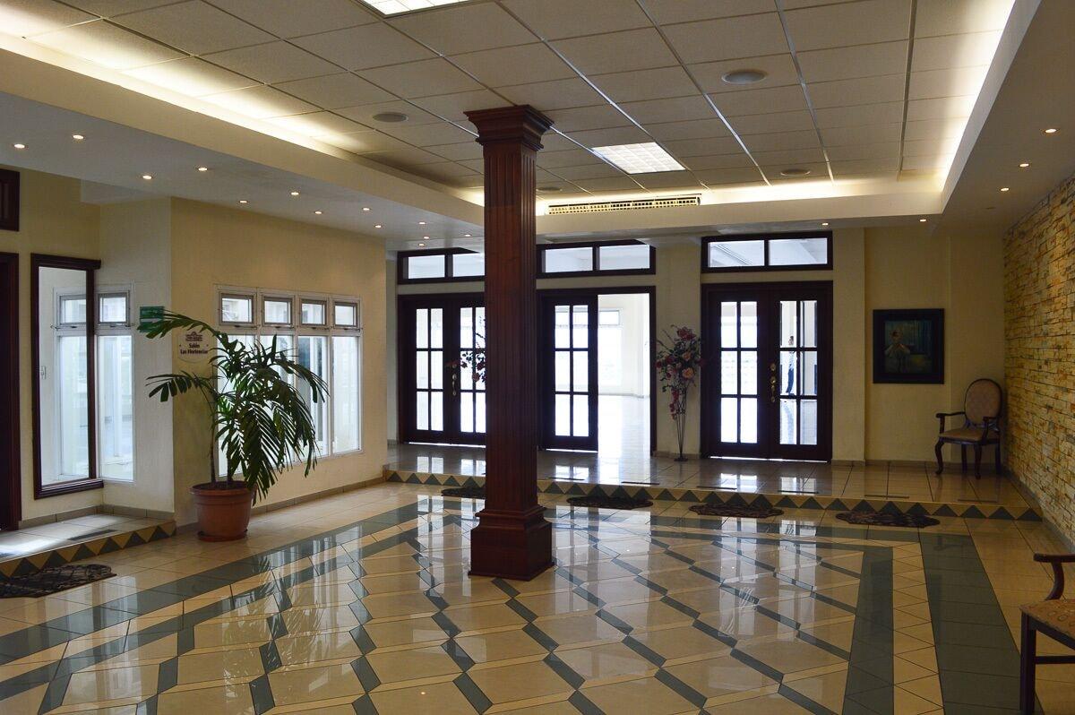 Varios Hotel Suites La Aurora