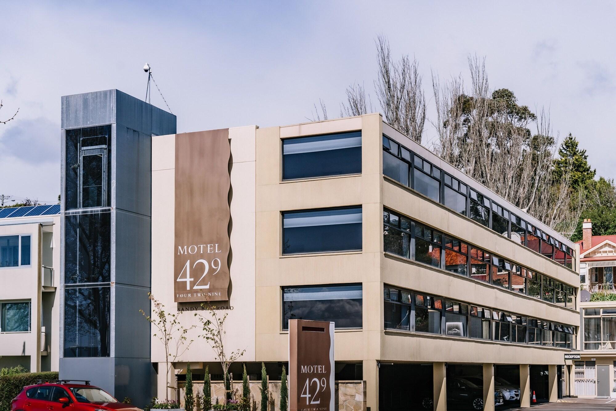 Varios Motel 429