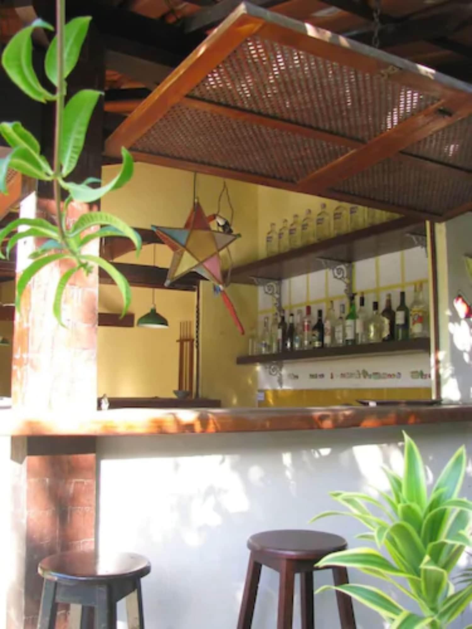 Bar/Salón Hotel La Brise