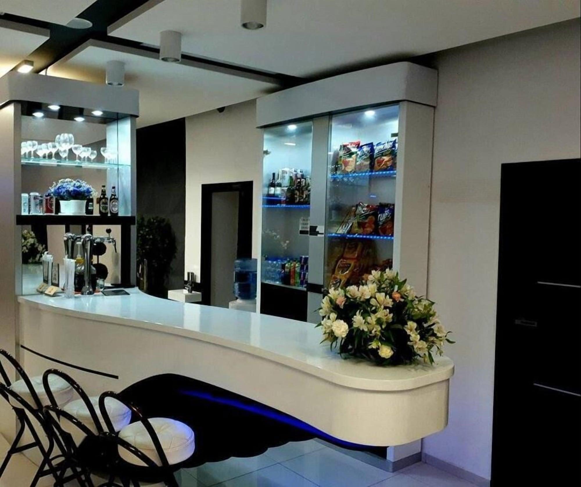 Vista Lobby Hotel Junior 2