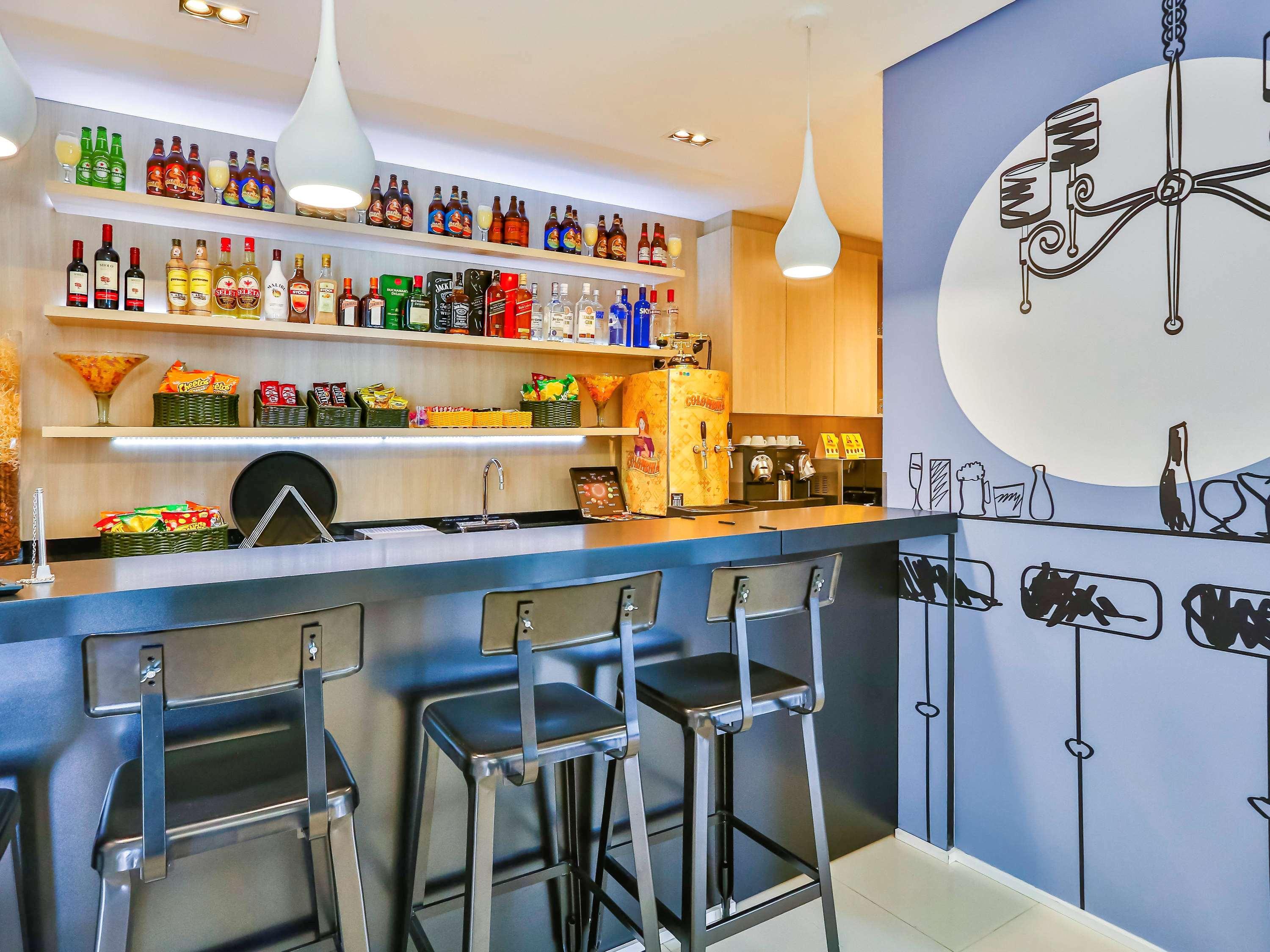 Bar/Salón ibis Styles Goiania Marista