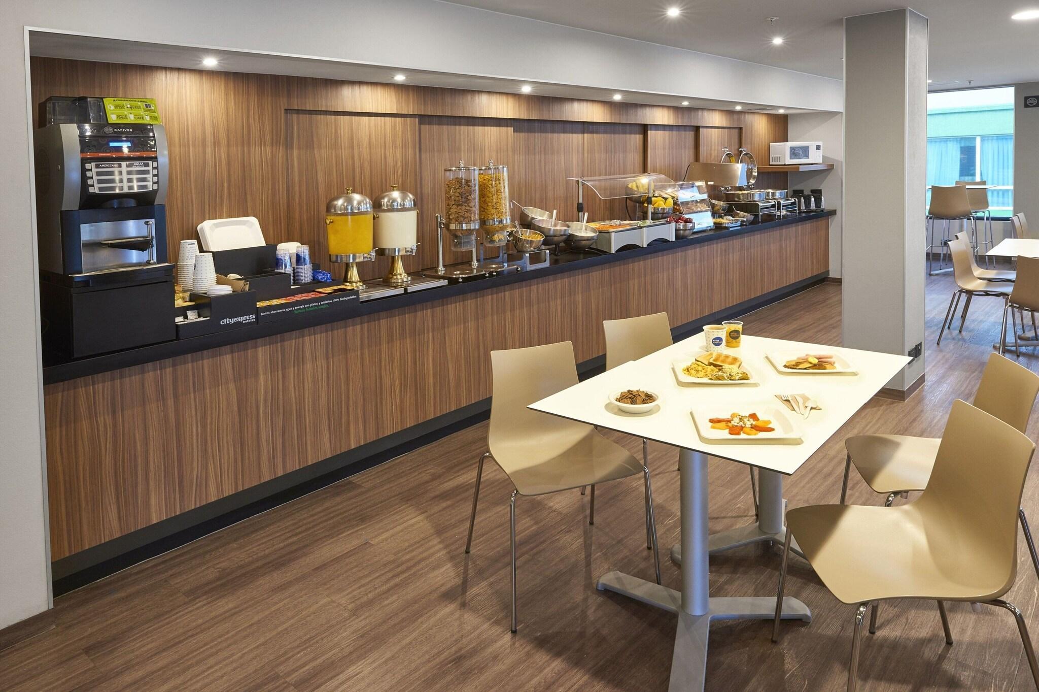 Restaurant City Express by Marriott San Luis Potosi Zona Universitaria