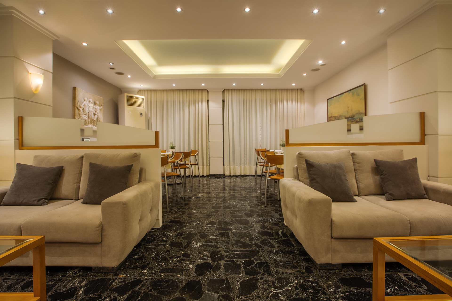 Vista Lobby Lilia Hotel