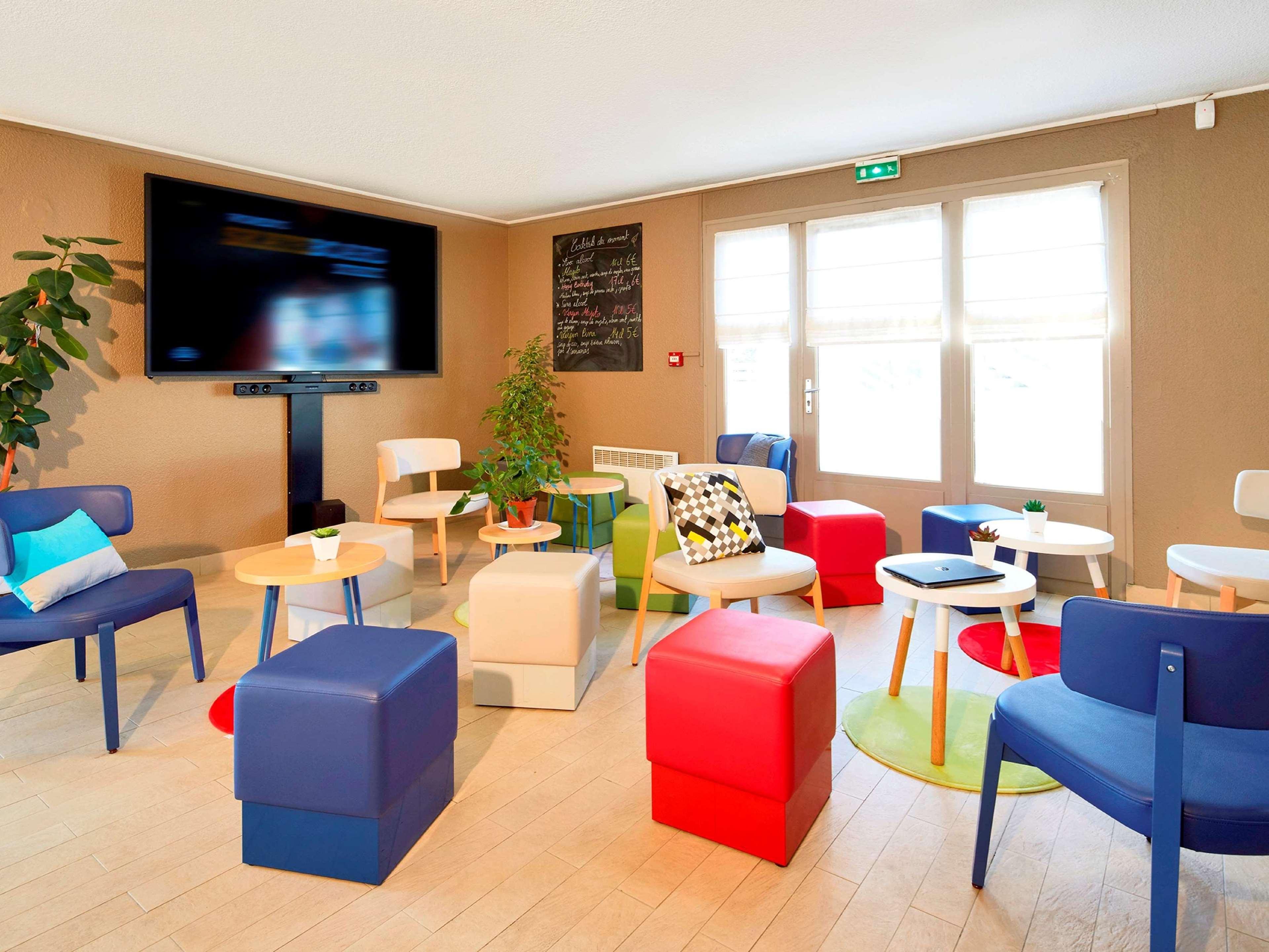 Bar/Salón Campanile NATURE - Marne La Vallée - Chelles