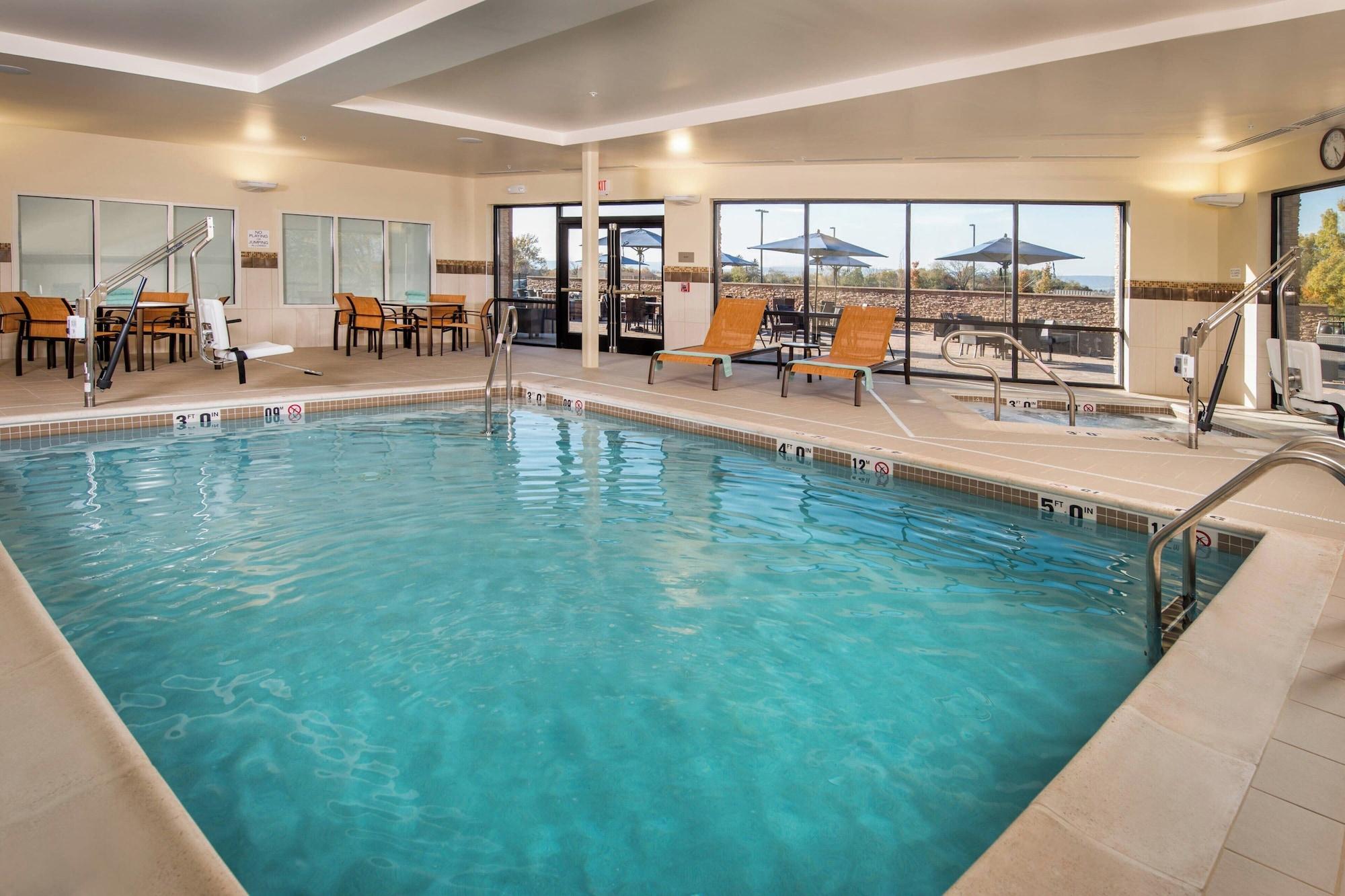 Vista Piscina Courtyard by Marriott Shippensburg