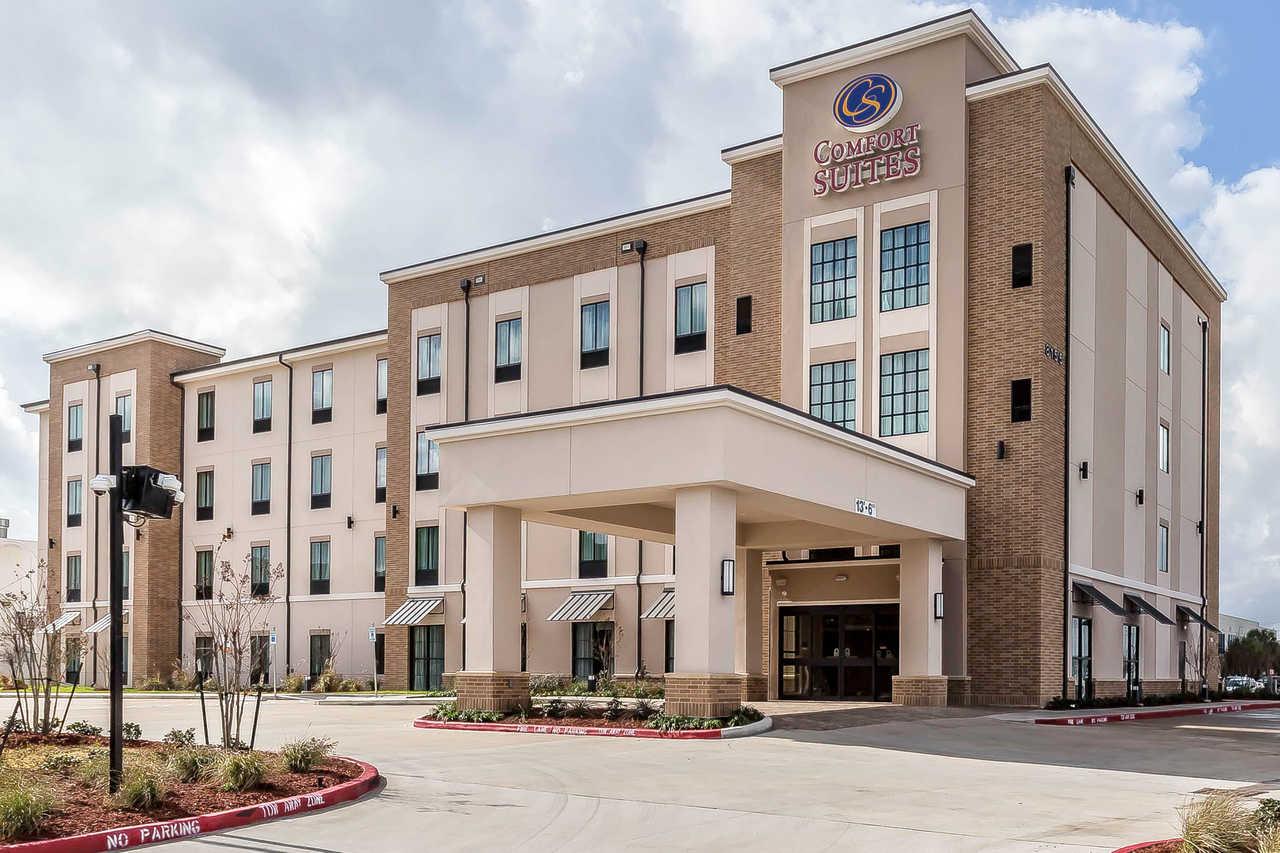 Vista Exterior Comfort Suites Near Sam Houston Race Park