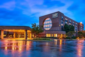 Alojamiento - Four Points by Sheraton Milwaukee North Shore