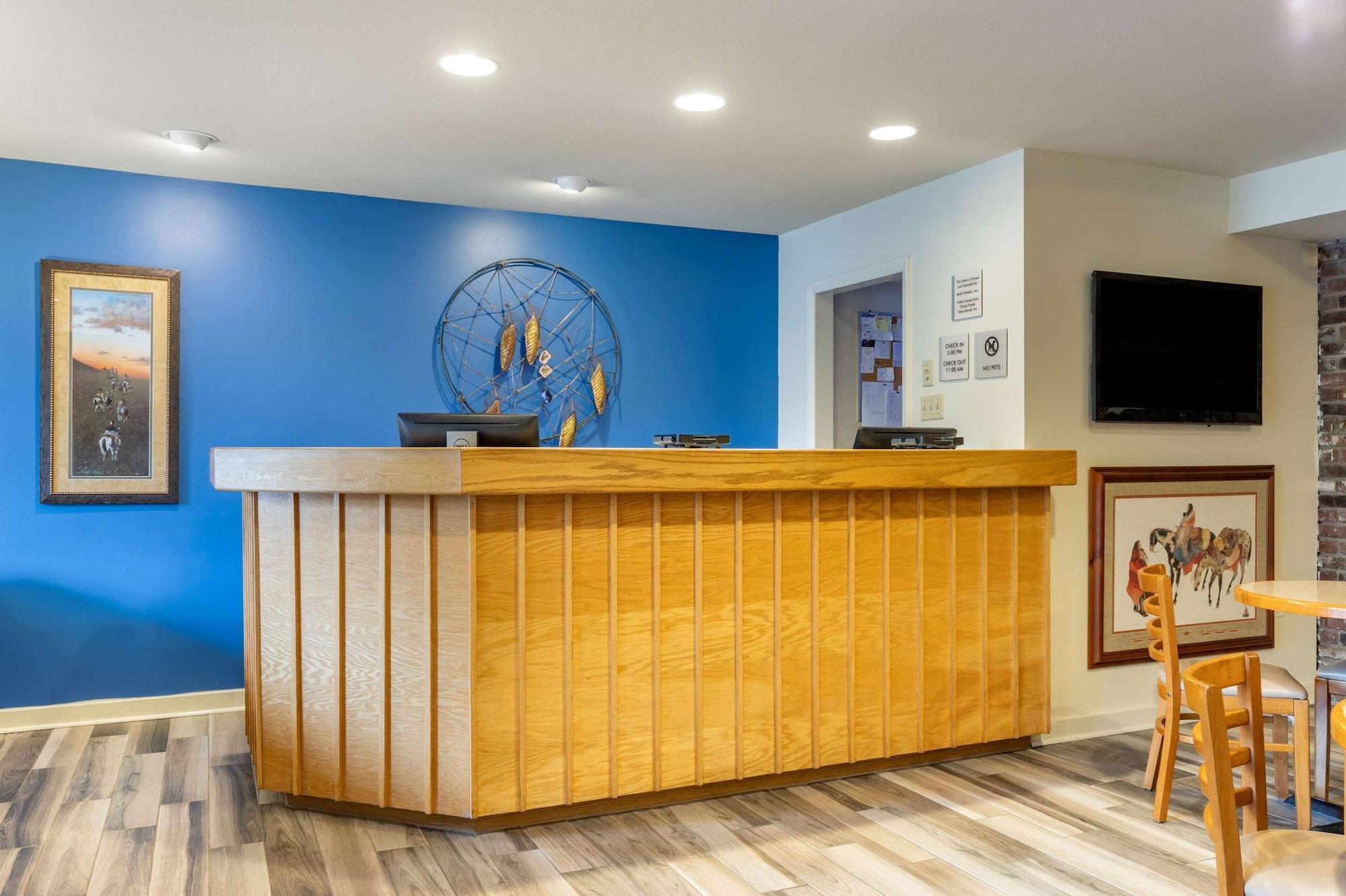 Vista Lobby Econo Lodge Cherokee Near River Park