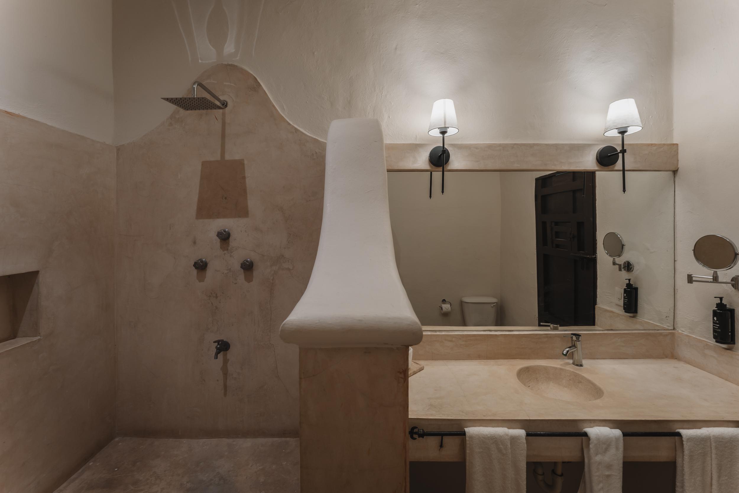 Baño Art 64 Guest House – Adults Only