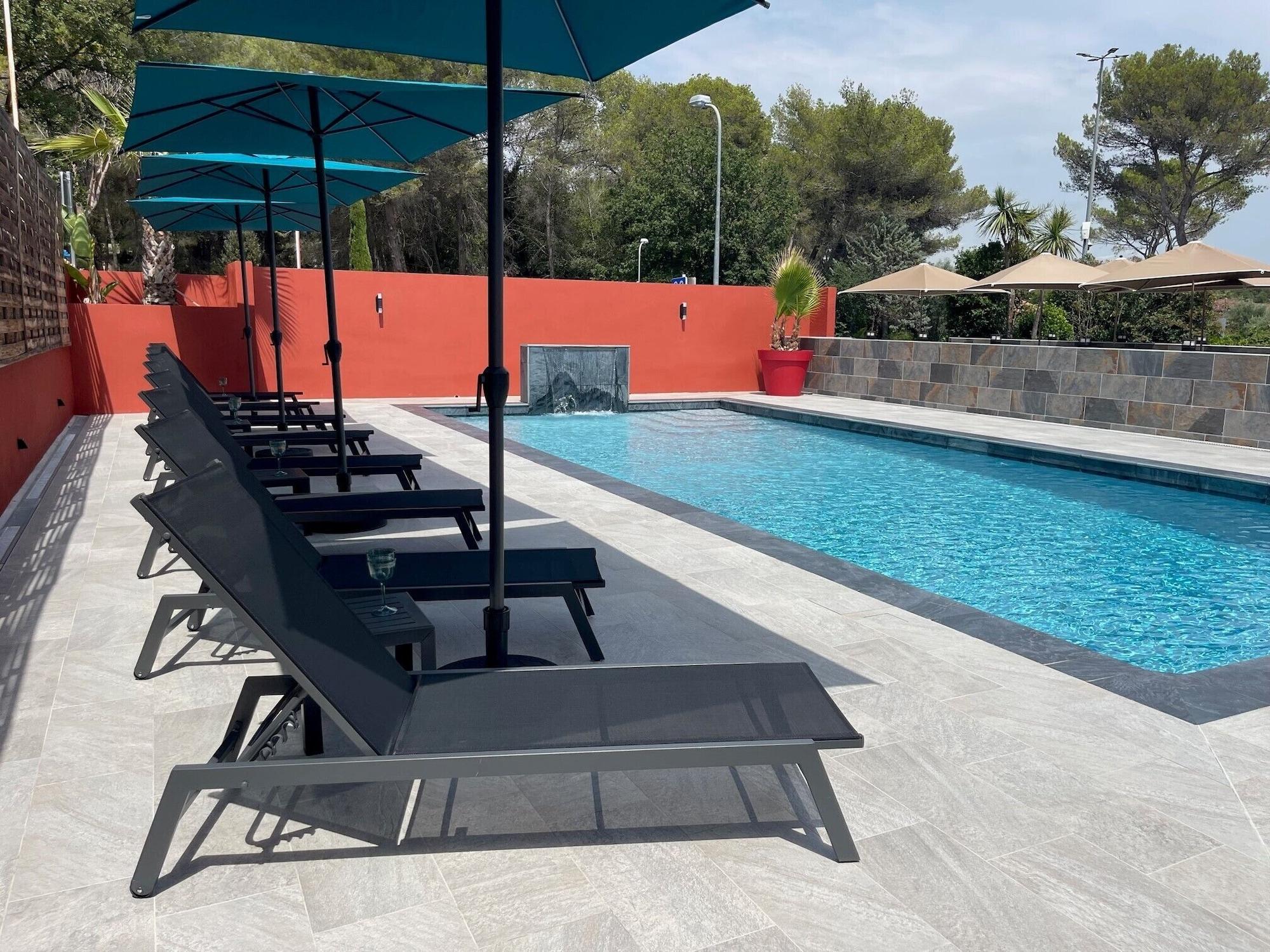 Vista Piscina Hotel Urban Style Cannes Mouans-Sartoux