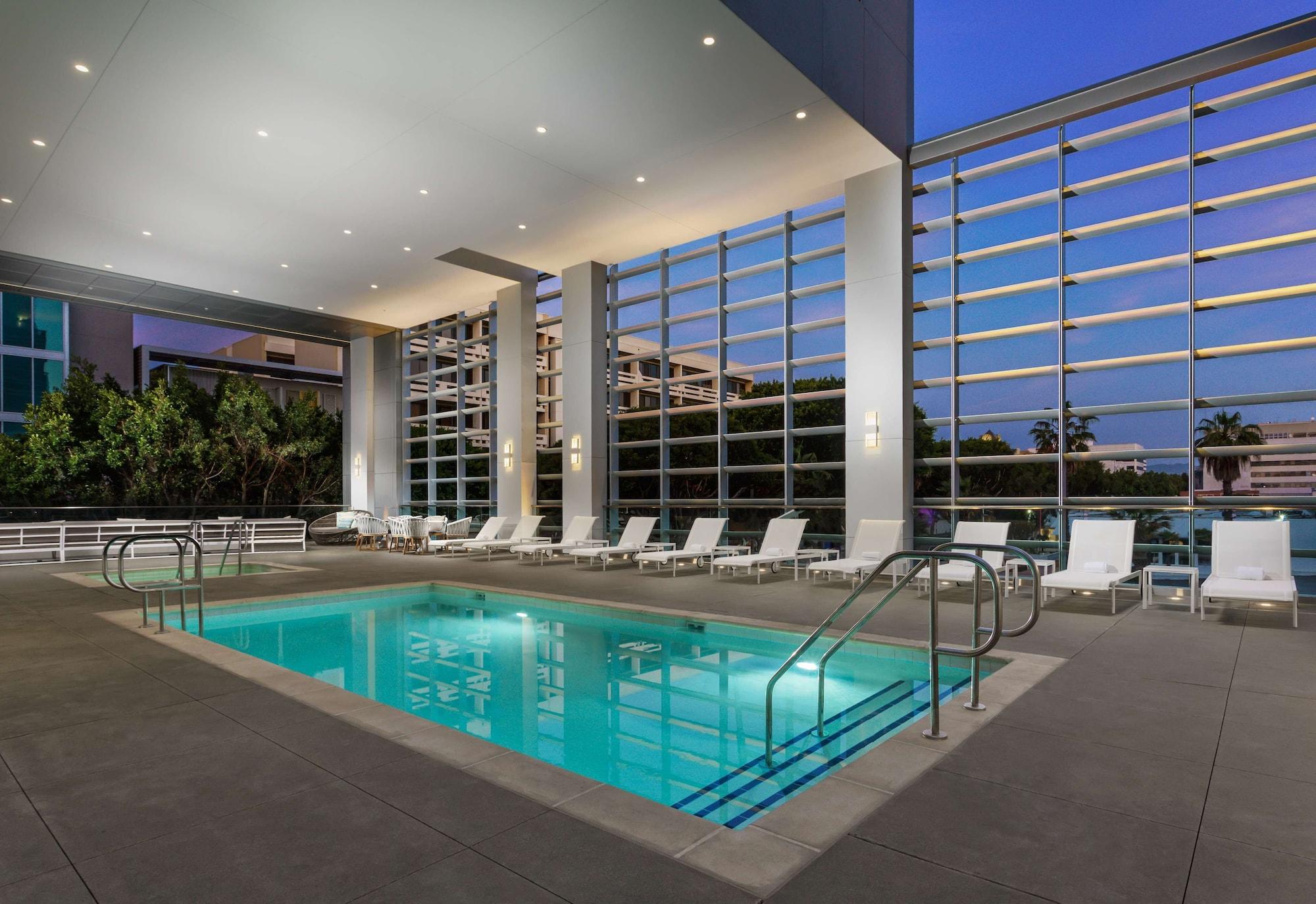 Varios Hampton Inn & Suites Santa Monica