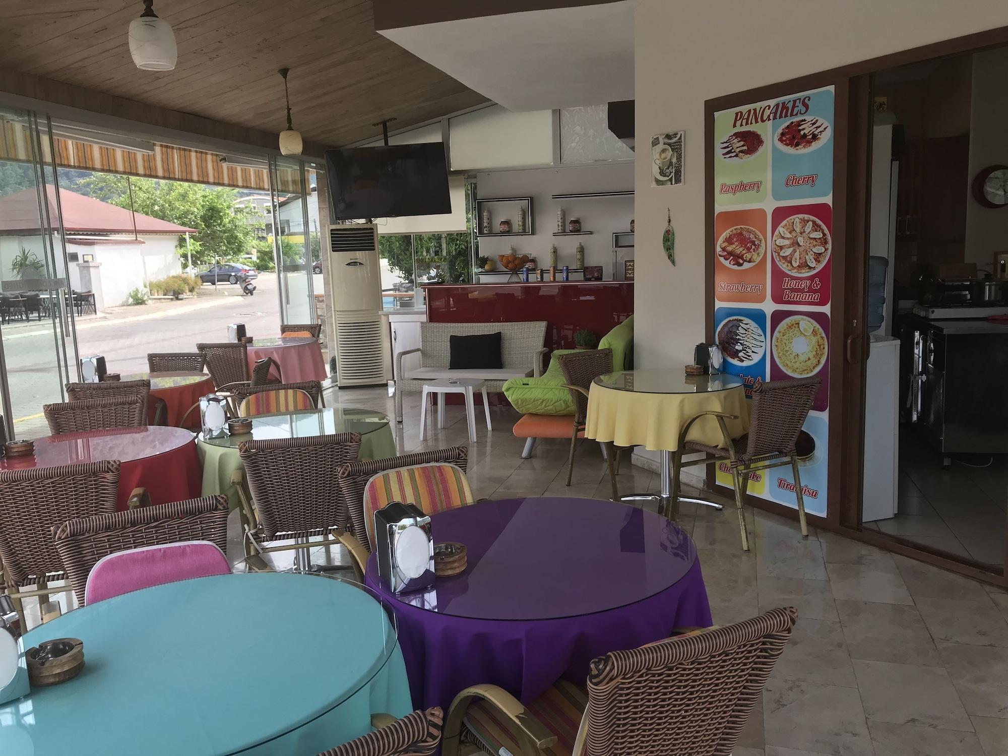 Bar/Salón Murat Apart Hotel