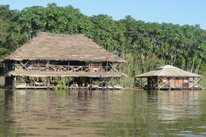 Alojamiento - Floating Cabin Kurupira