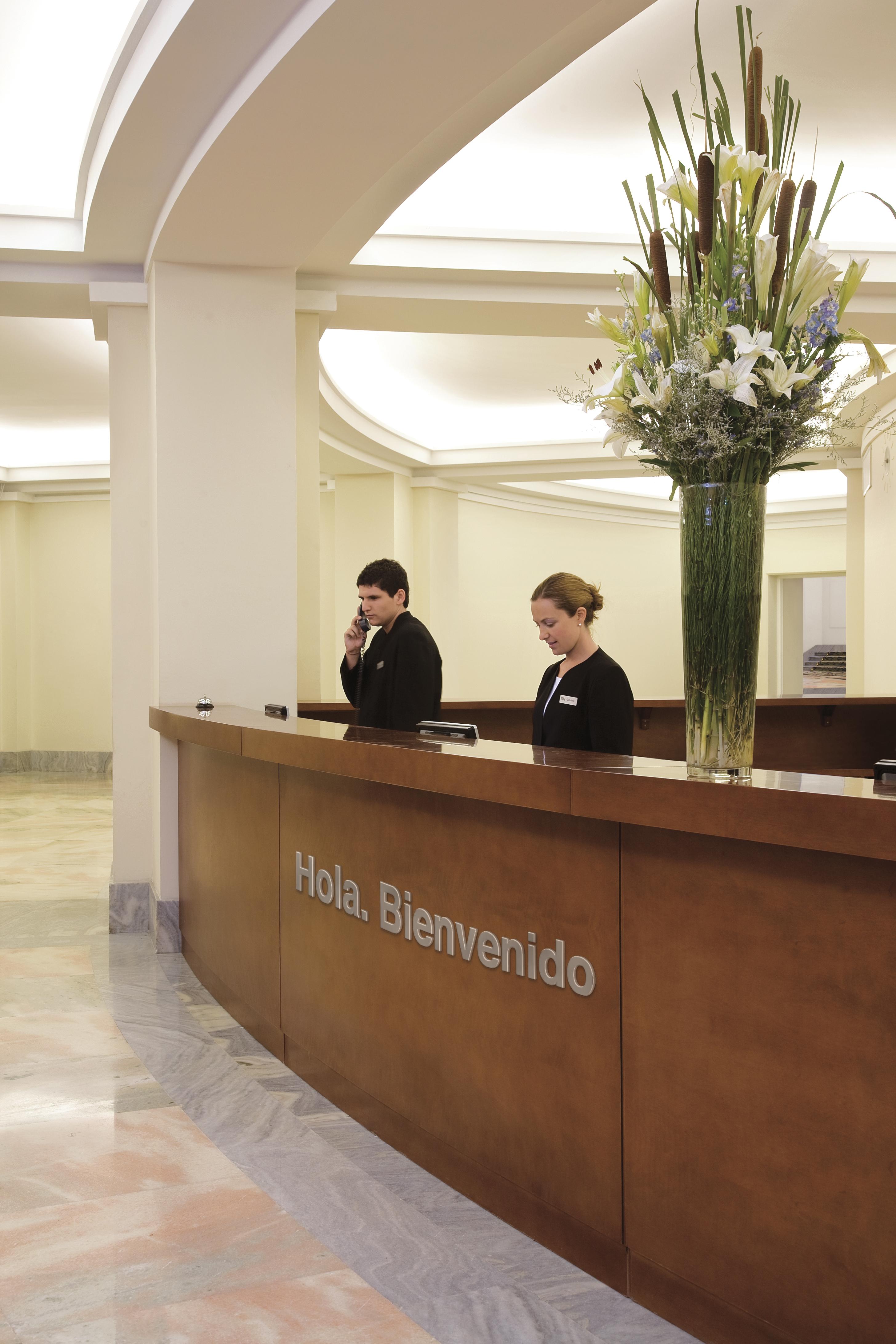 Vista Lobby NH Gran Hotel Provincial