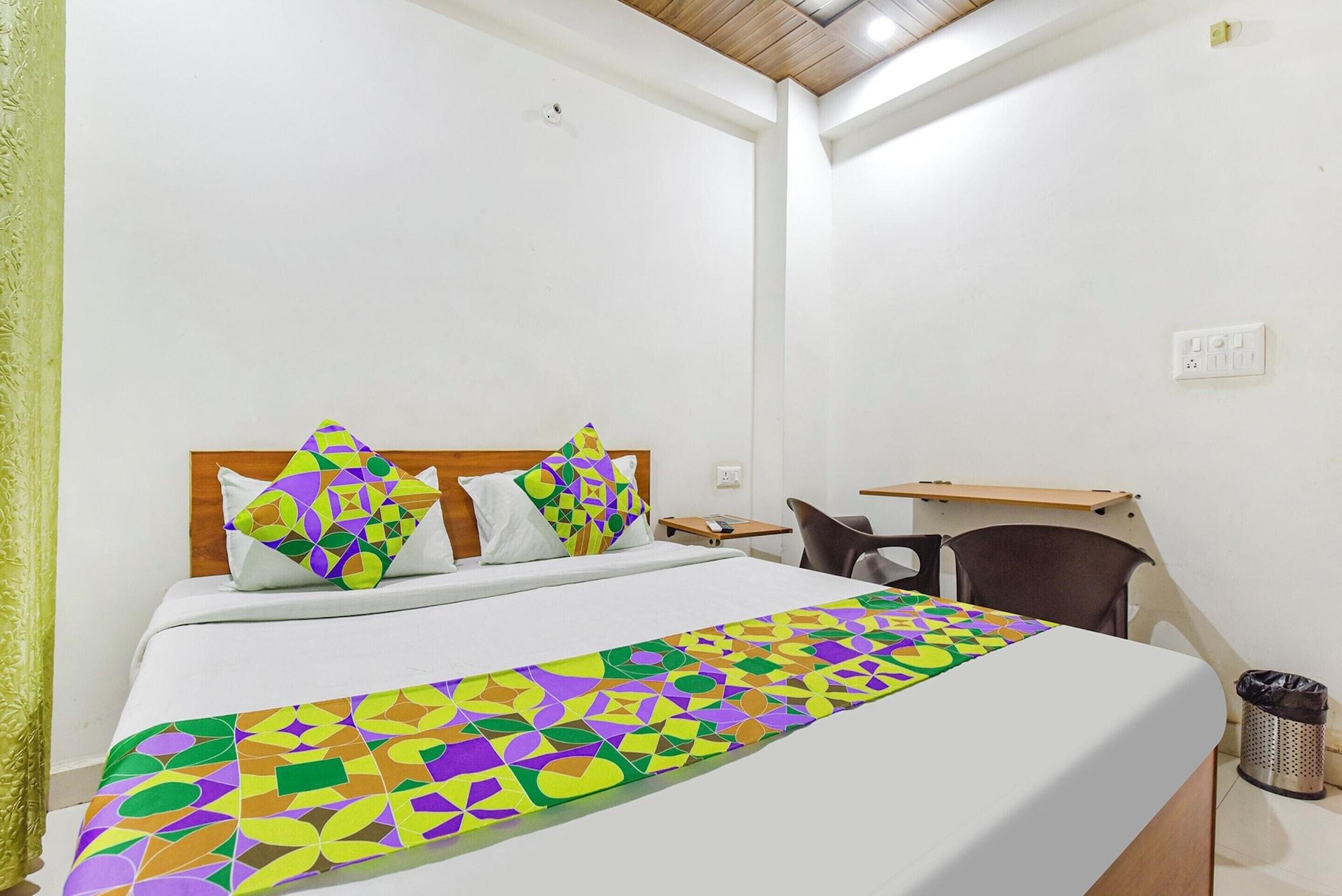 Equipamiento de Habitación Goroomgo YP Stays Dehradun