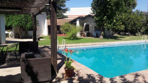 Vista Piscina Hostal Almendral