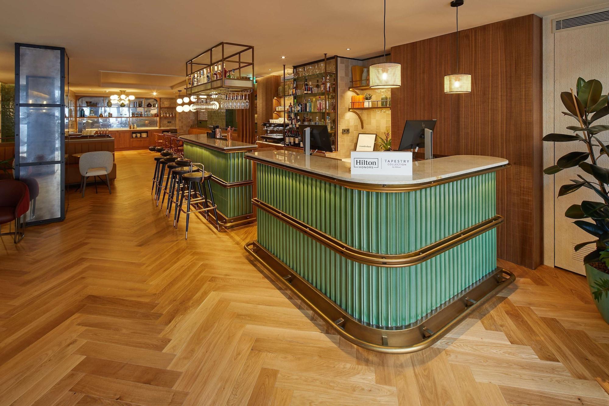 Vista Lobby Via Sants Hotel Barcelona, Tapestry Collection by Hilton