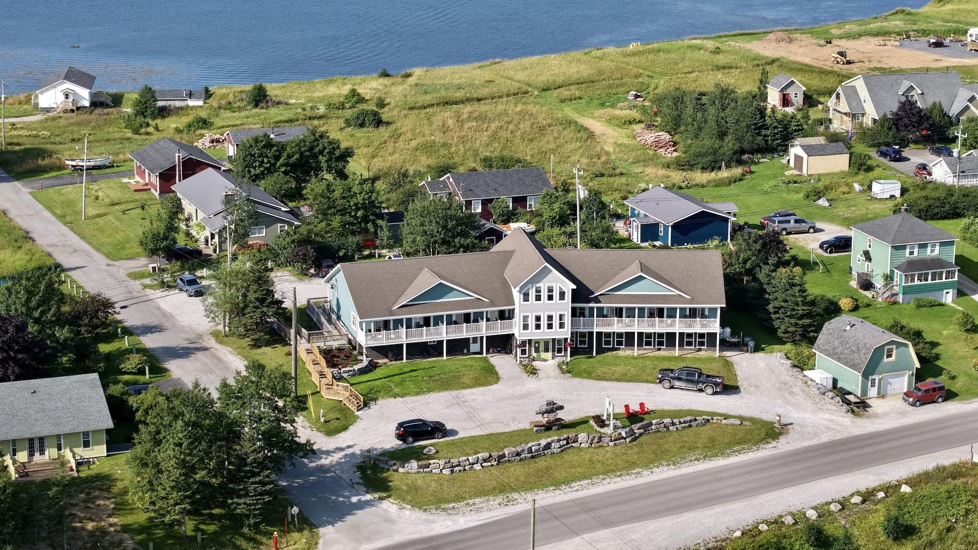 Vista Exterior The Tides Inn